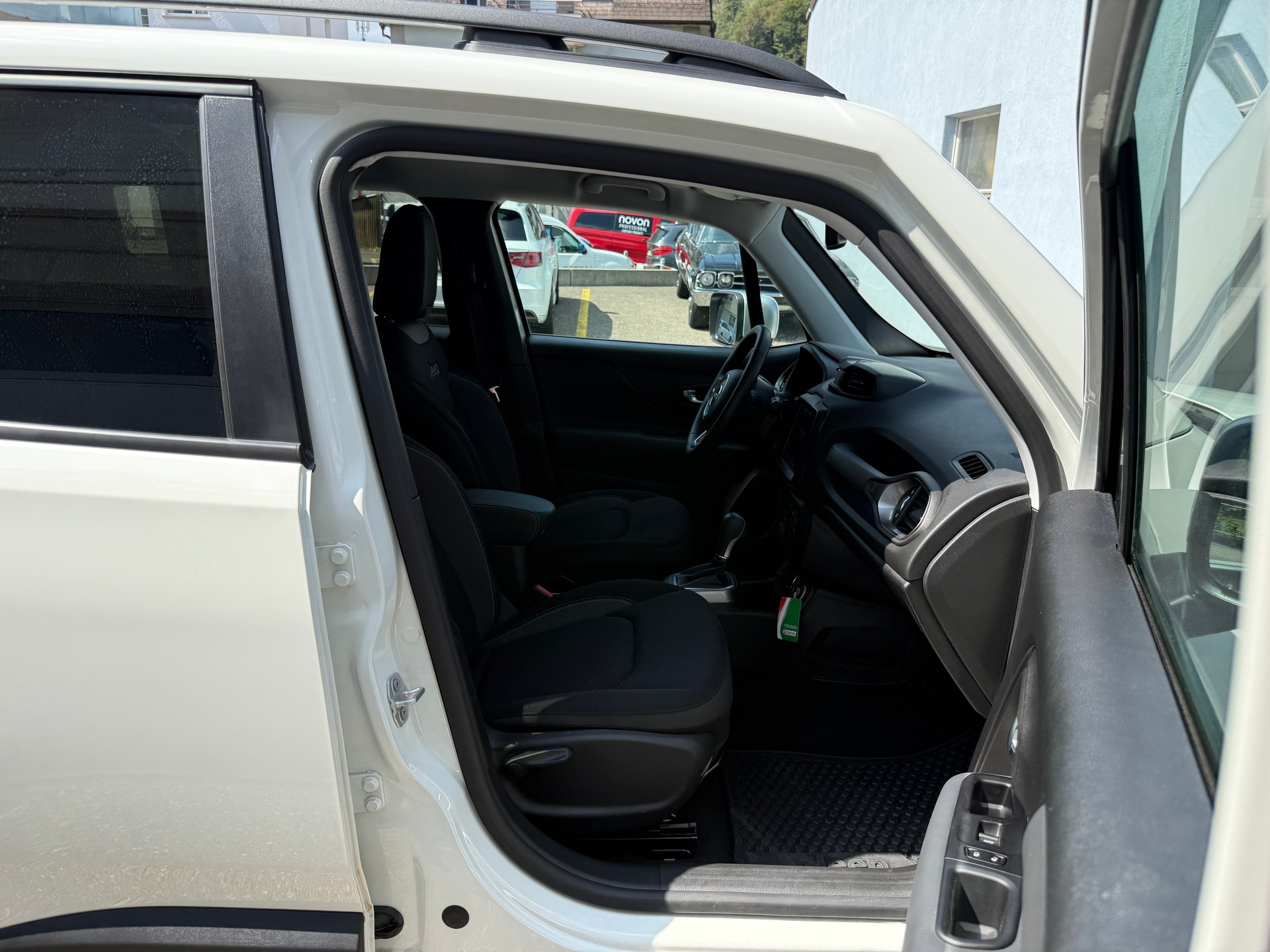 JEEP Renegade 1.5 MHEV Limited-image-12