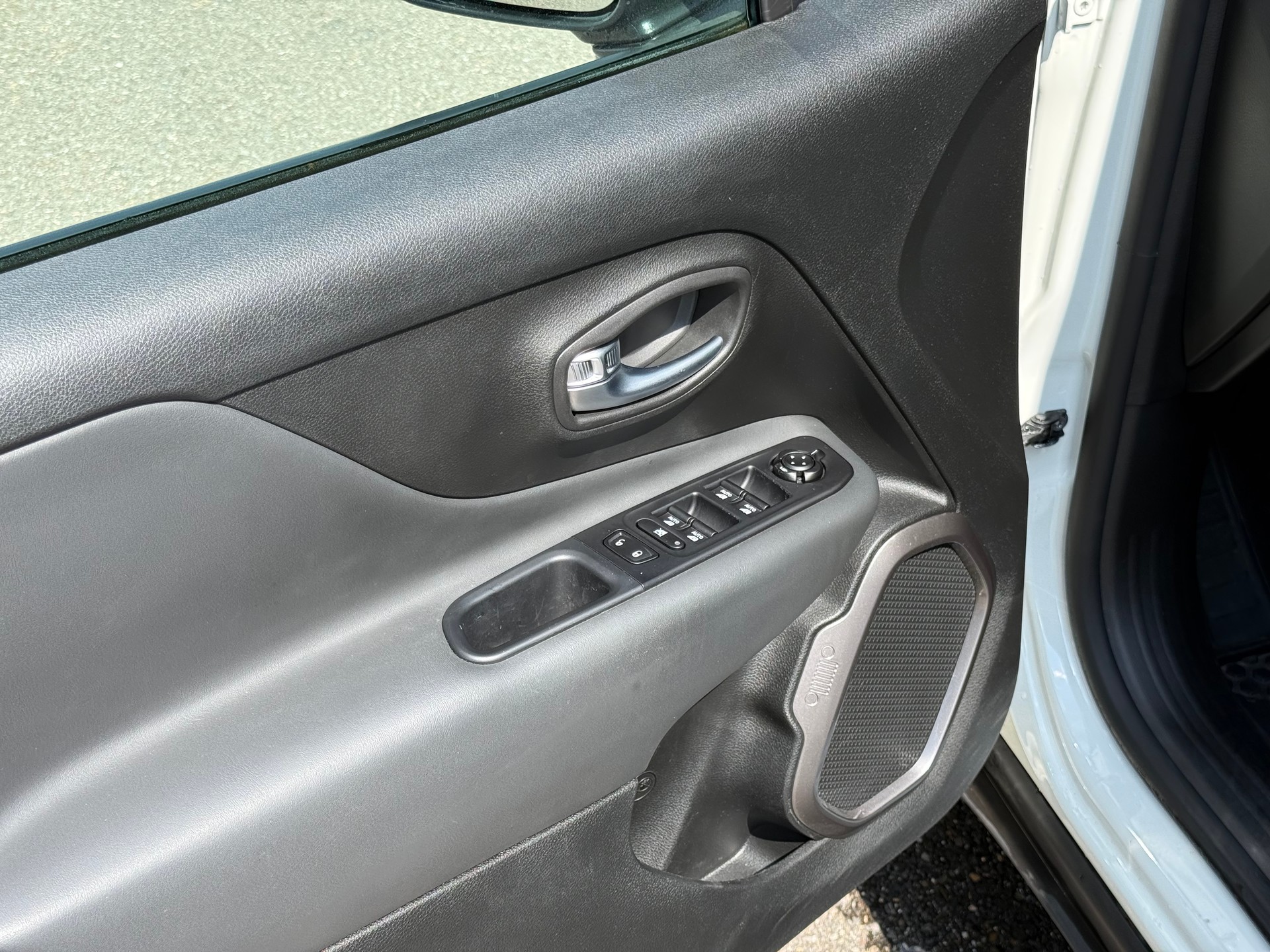 JEEP Renegade 1.5 MHEV Limited-image-21