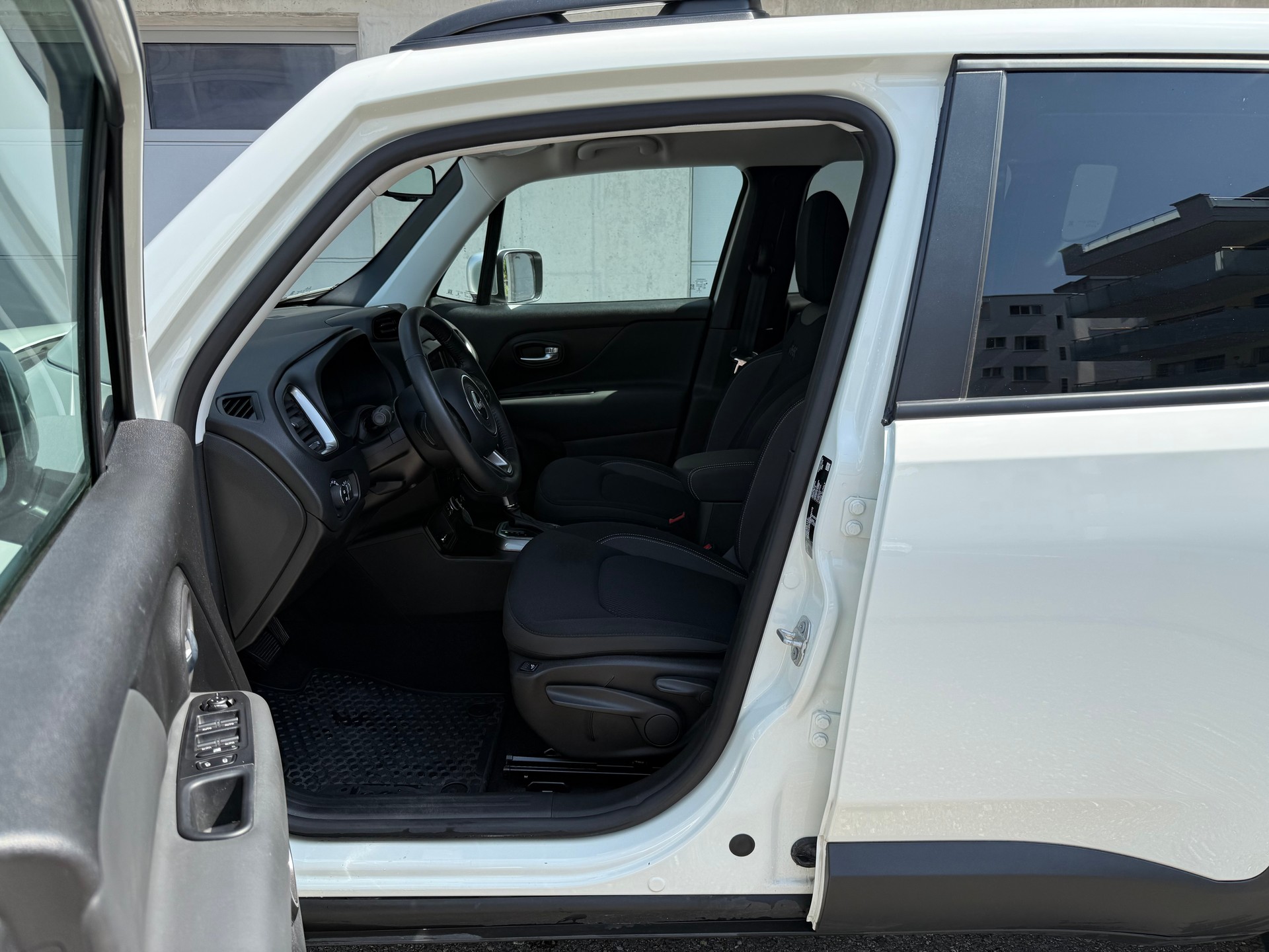 JEEP Renegade 1.5 MHEV Limited-image-10