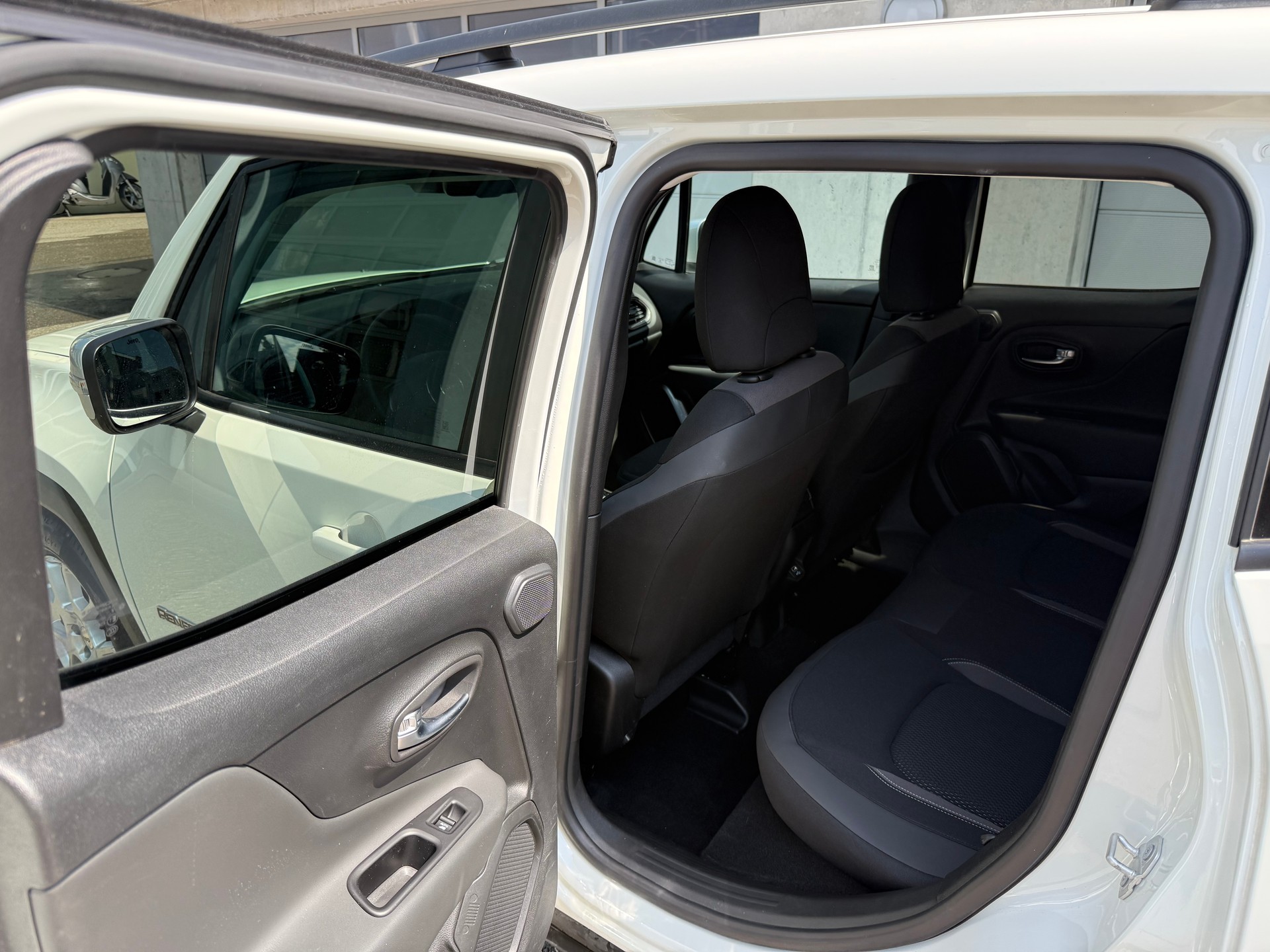 JEEP Renegade 1.5 MHEV Limited-image-23