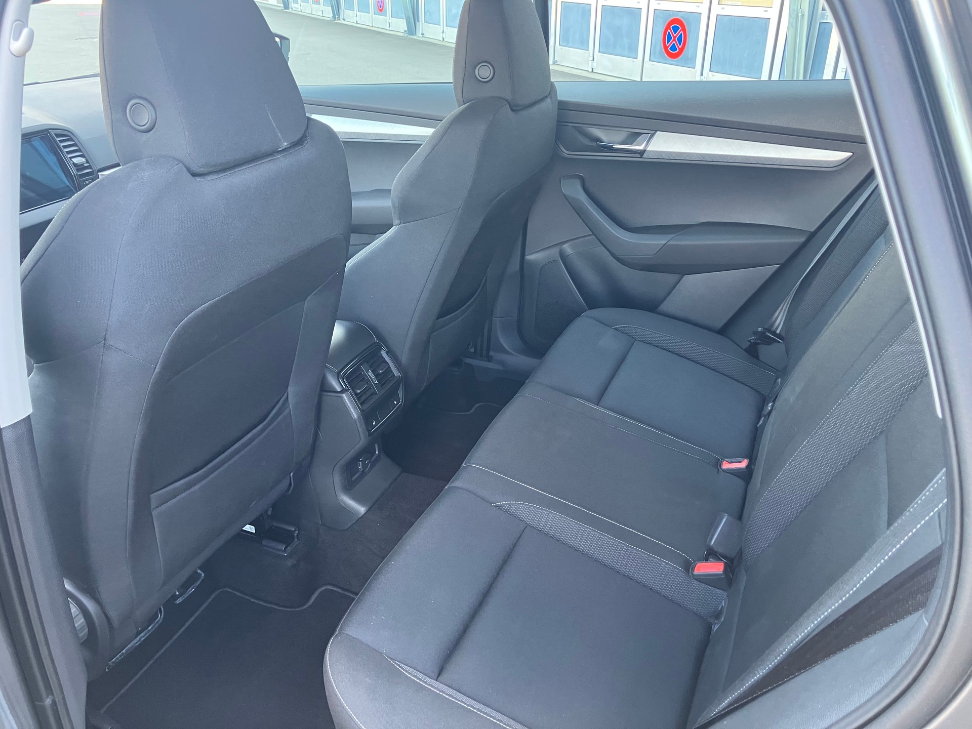 SKODA Karoq 2.0 TDI CR Selection 4x4 DSG-image-5