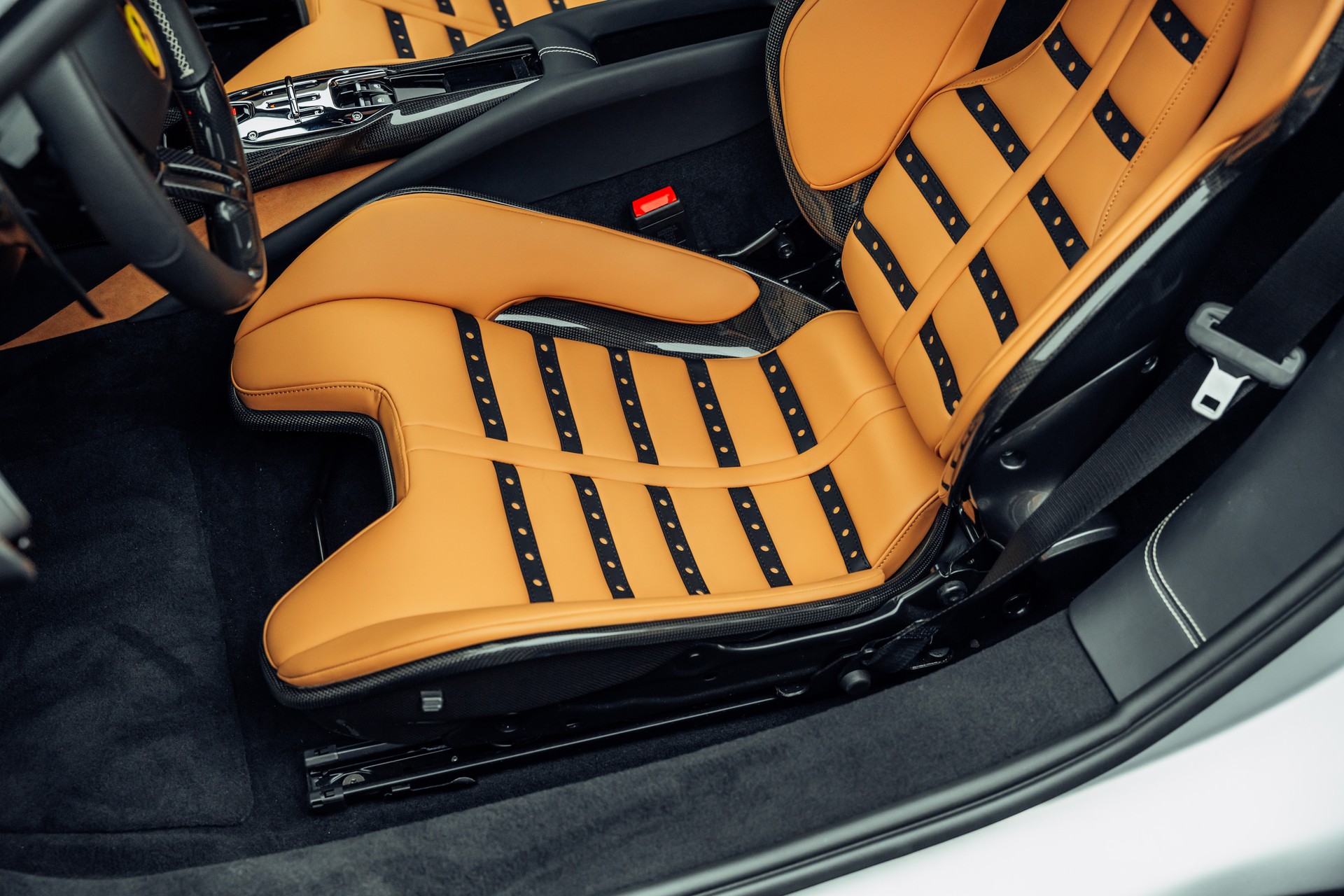 FERRARI 296 GTB Argento Nurburgring Opaco-image-15