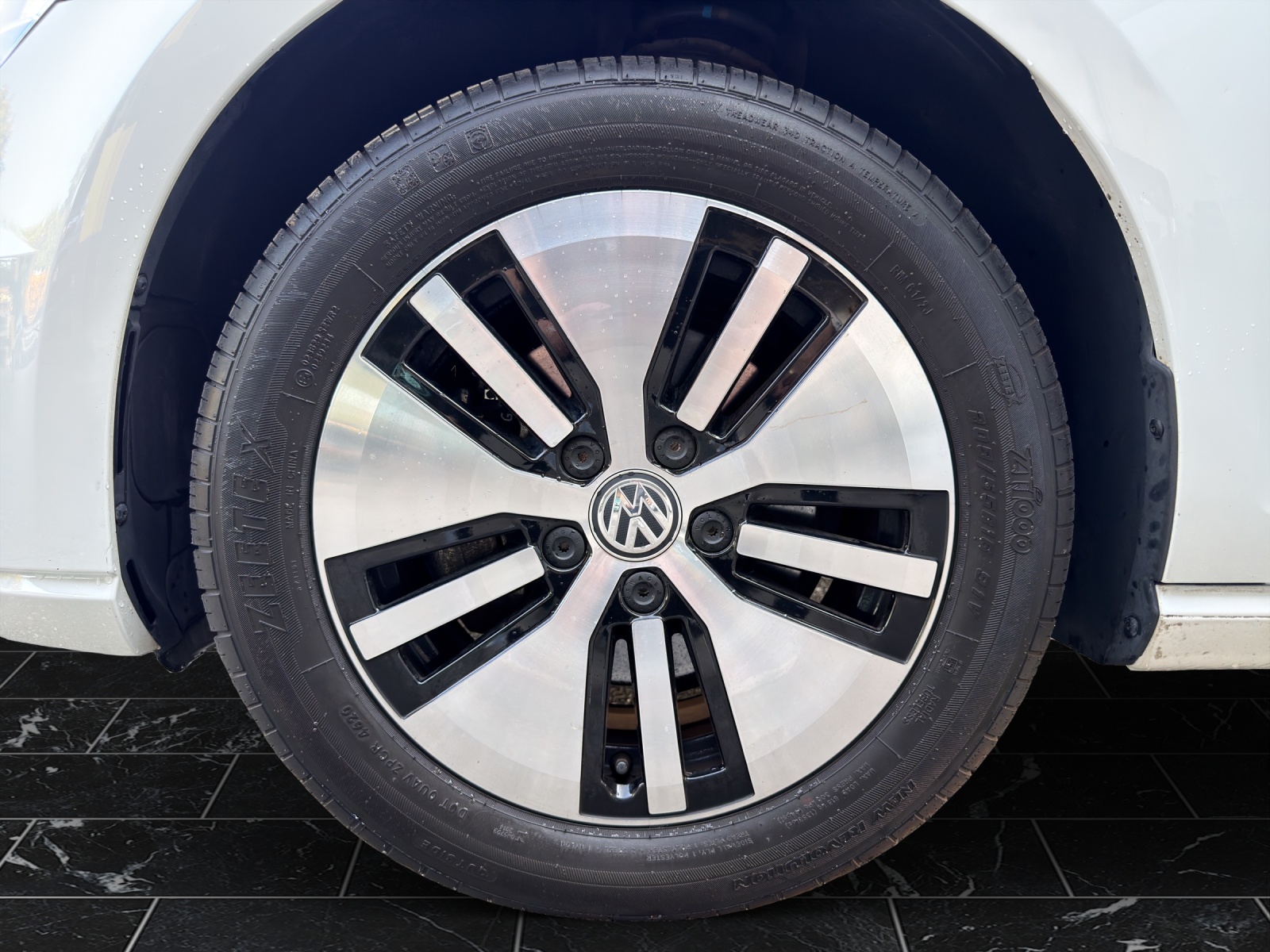 VW Golf VII e-image-10
