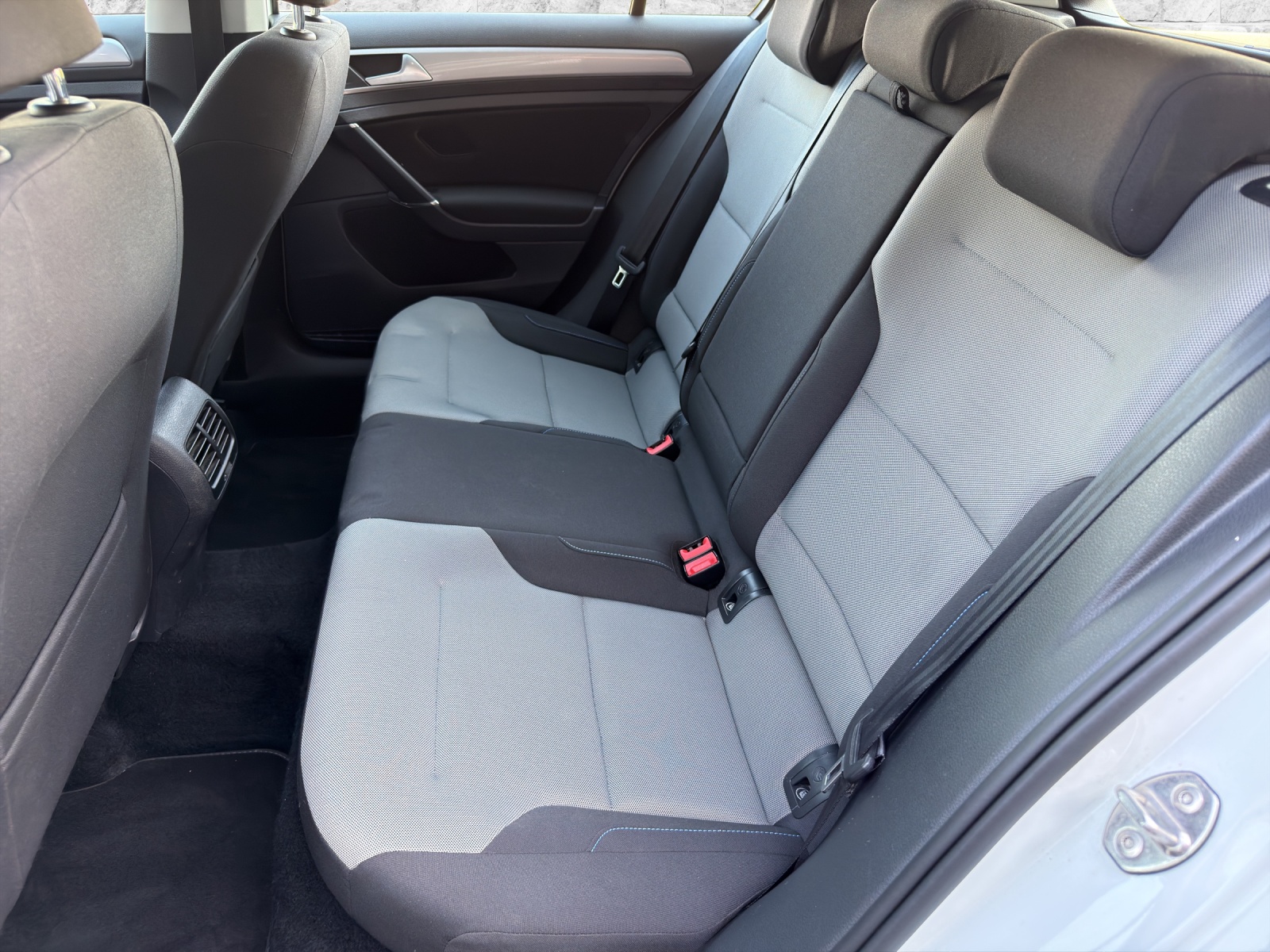 VW Golf VII e-image-7