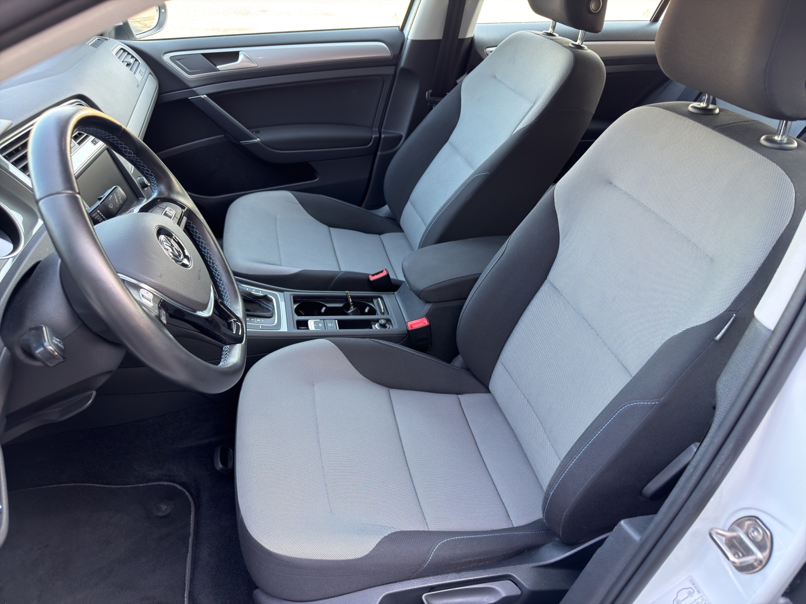 VW Golf VII e-image-6