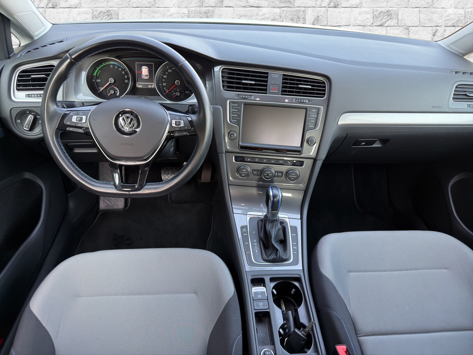 VW Golf VII e-image-5