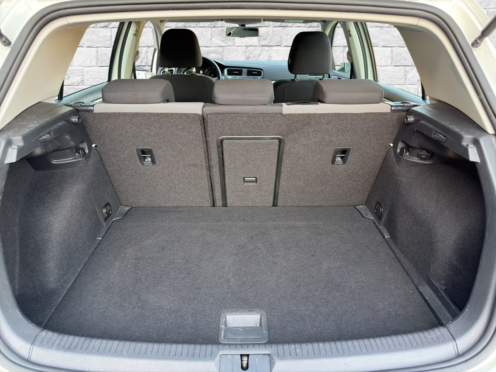 VW Golf VII e-image-8