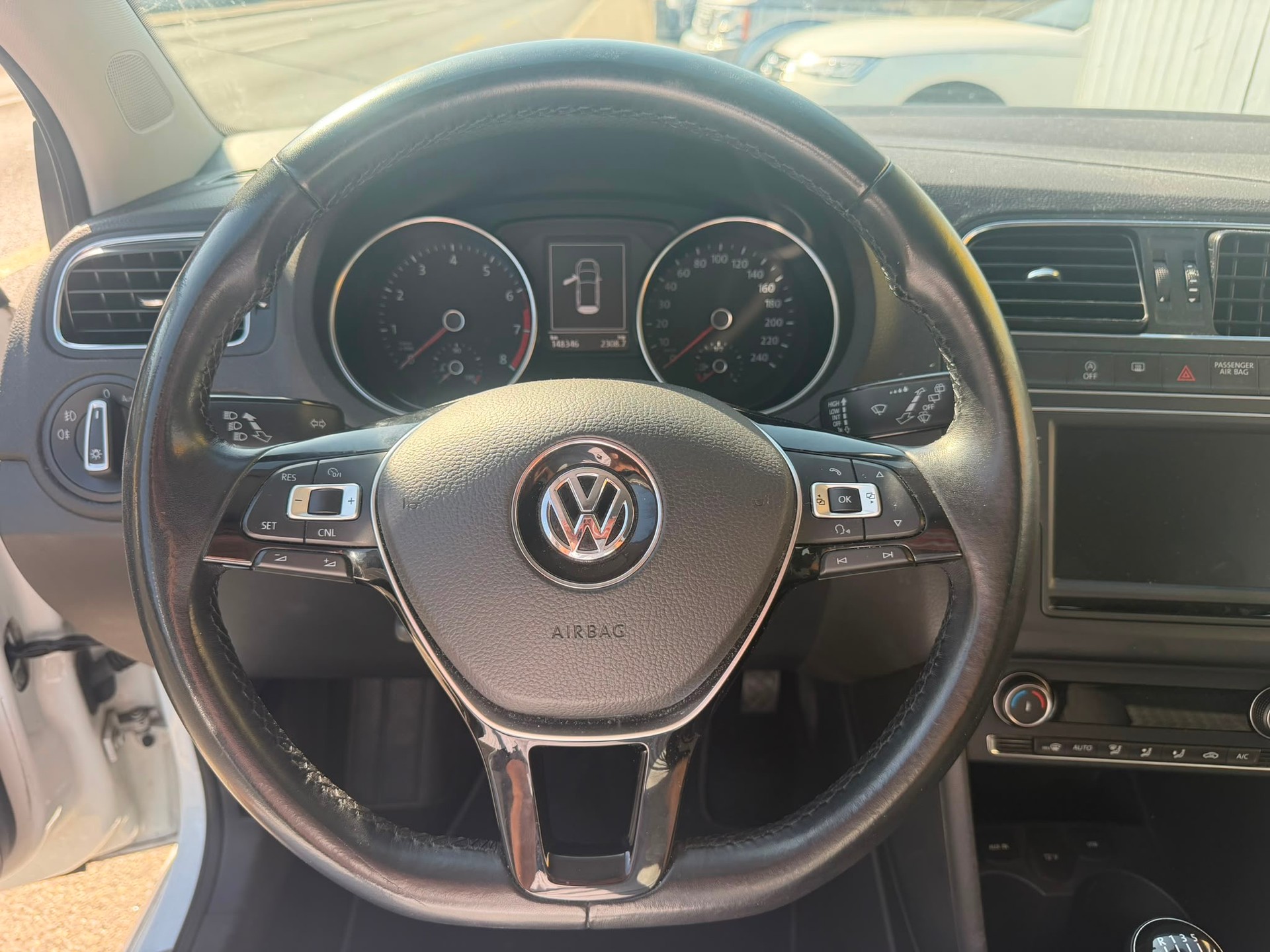 VW Polo 1.2 TSI BMT Comfortline-image-8