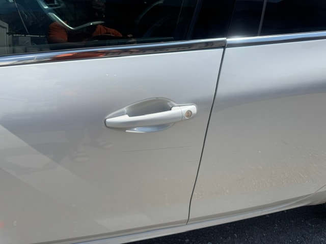 PEUGEOT 208 1.2 PureTech Allure EAT6-image-5
