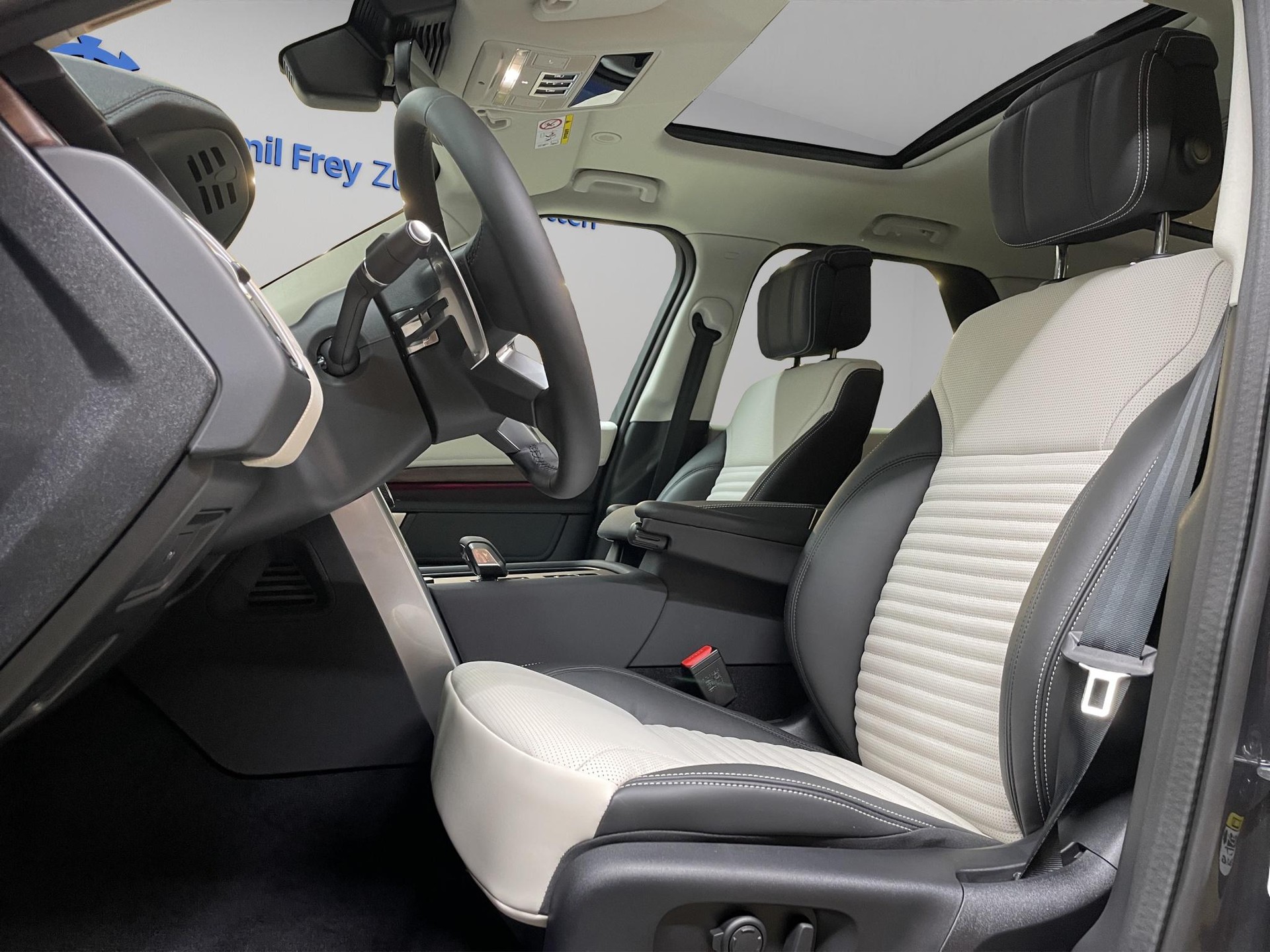 LAND ROVER Discovery 3.0 D I6 350 Dynamic HSE (7-Plätzer)-image-6