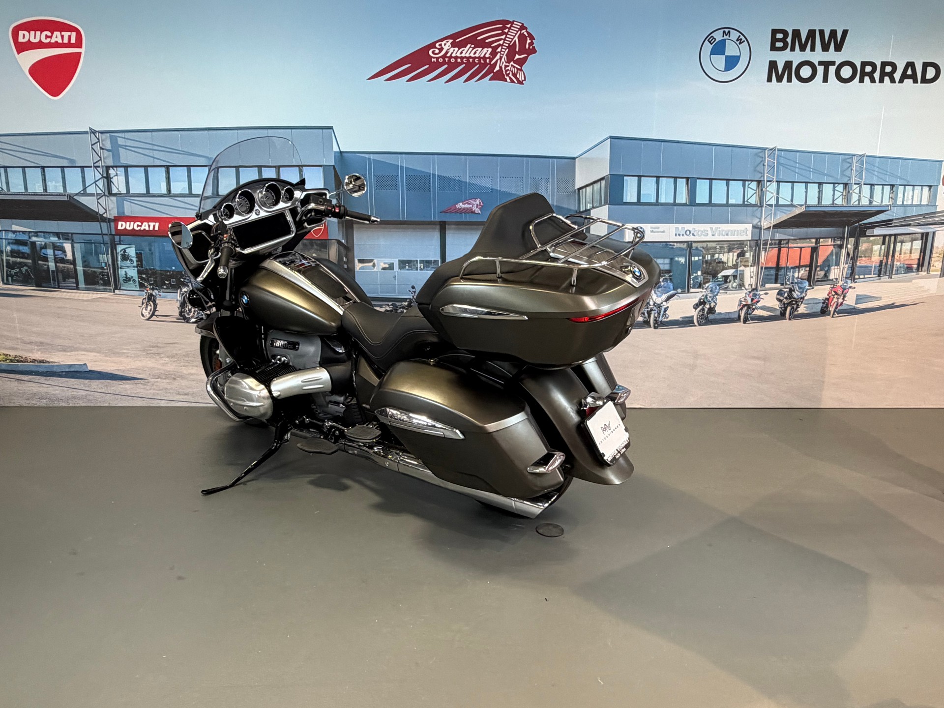 BMW R 18 Transcontinental-showroom-element-3