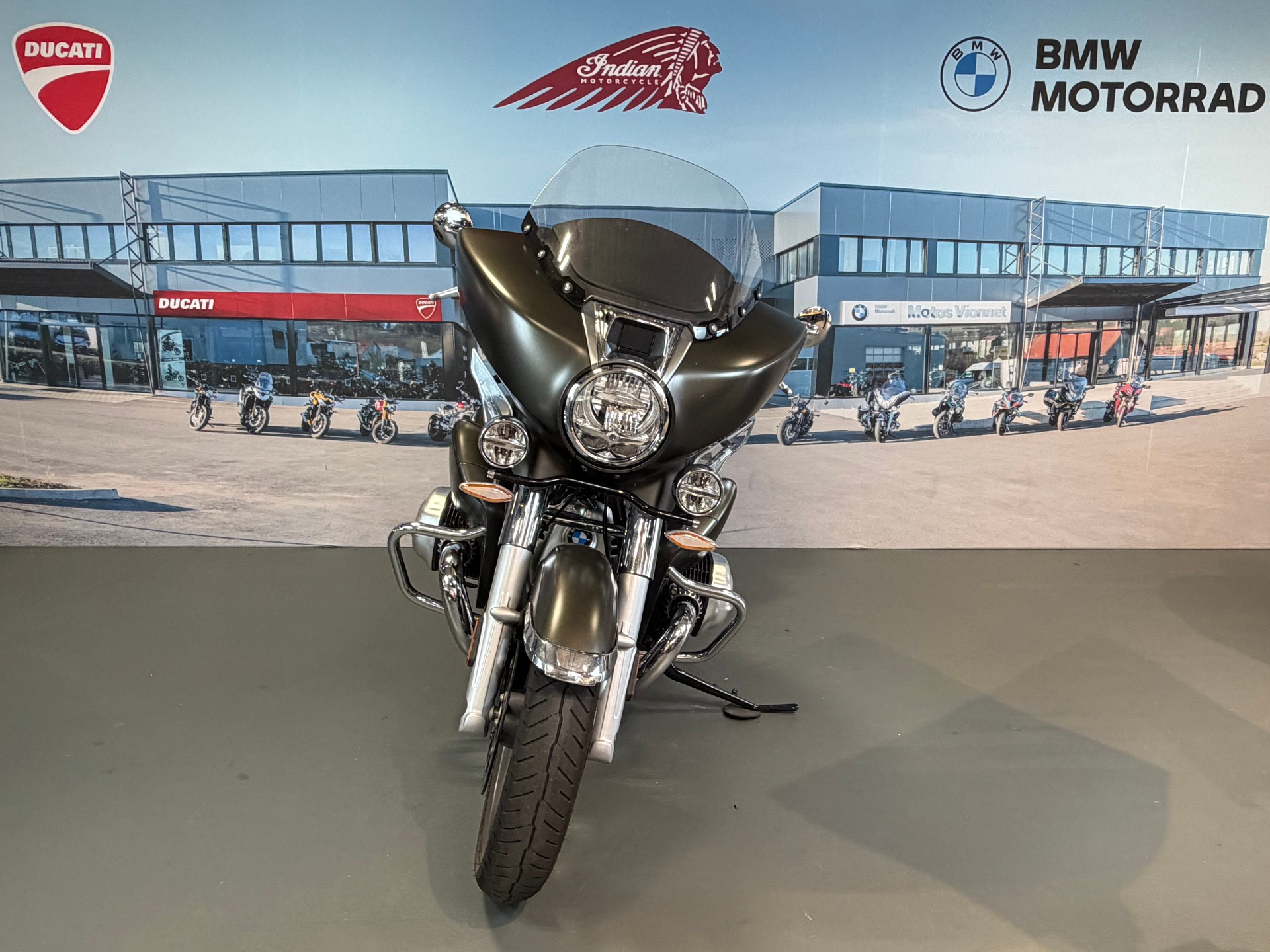 BMW R 18 Transcontinental-showroom-element-1