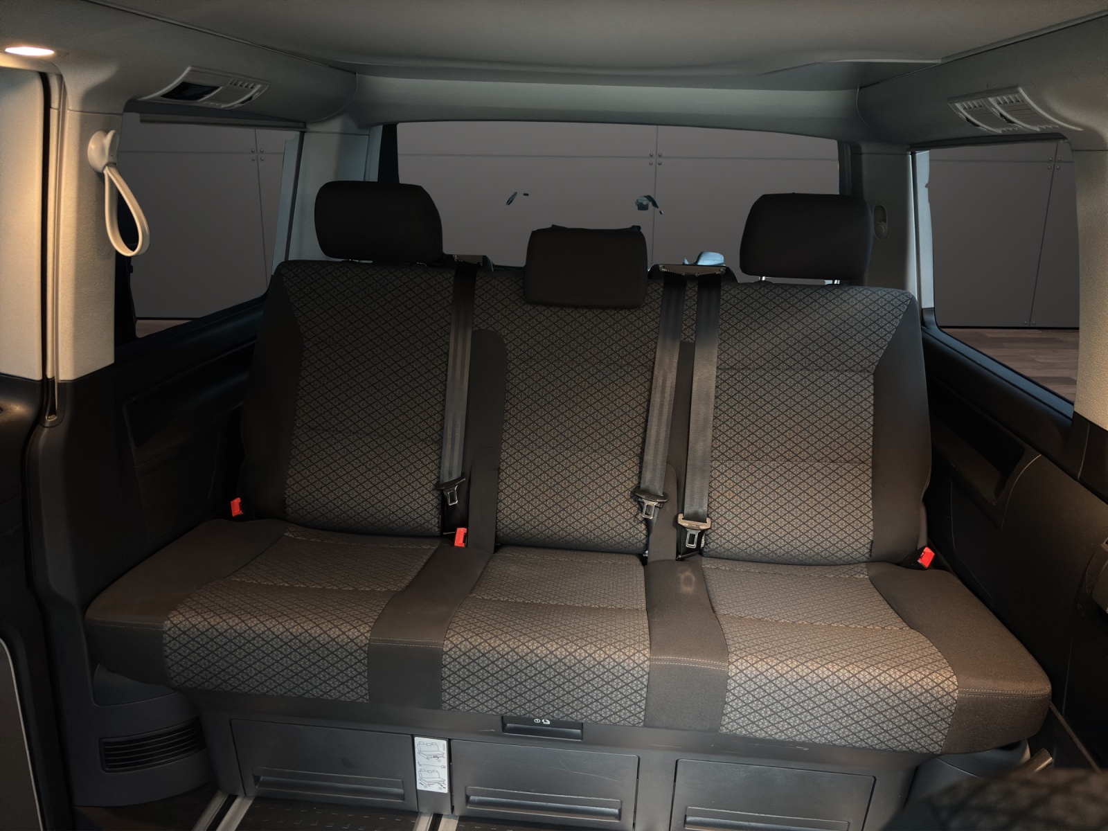 VW T6.1 California 2.0 TDI Beach Liberty 4Motion DSG-image-11