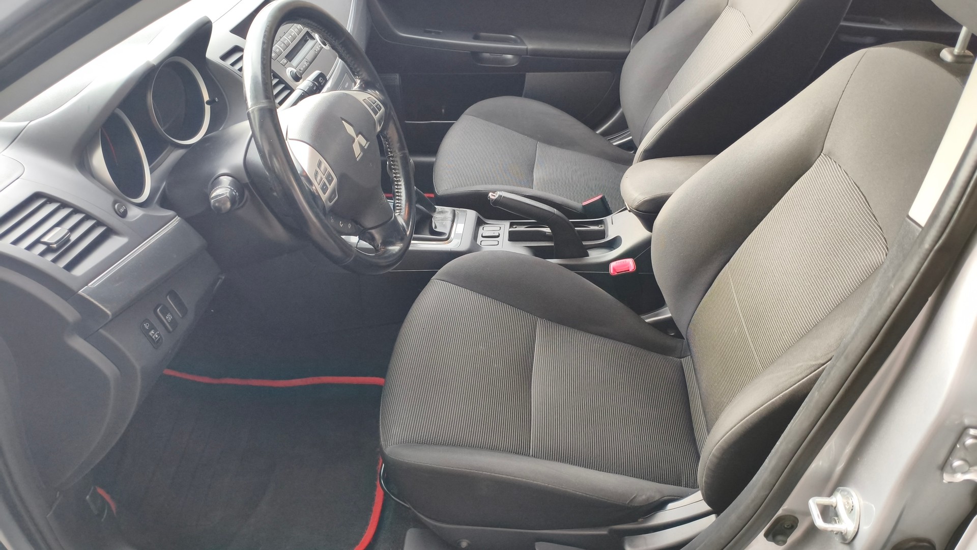 MITSUBISHI Lancer Sportback 1.8 Intense-image-7