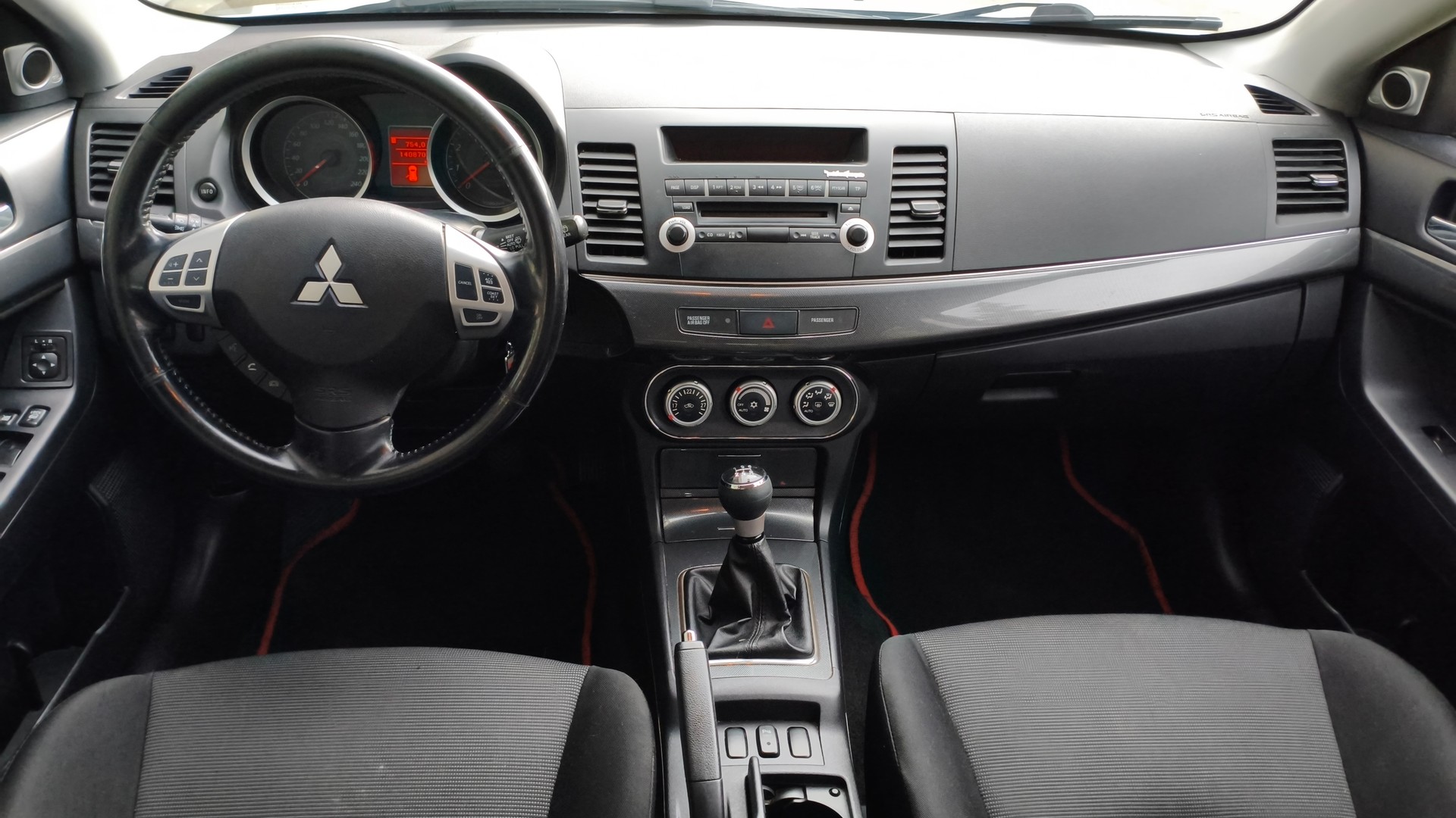 MITSUBISHI Lancer Sportback 1.8 Intense-image-8
