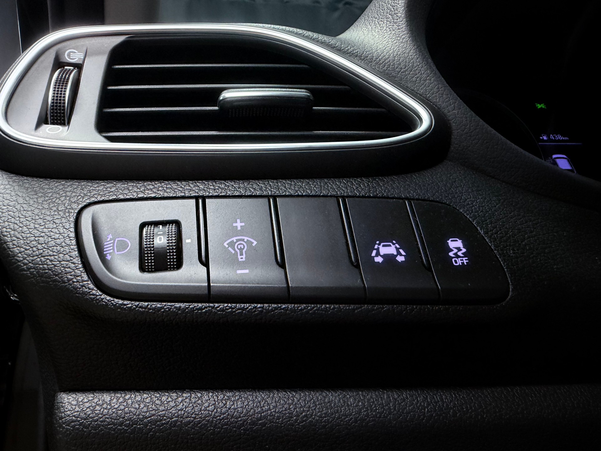 HYUNDAI i30 1.0 T-GDi Amplia-image-10