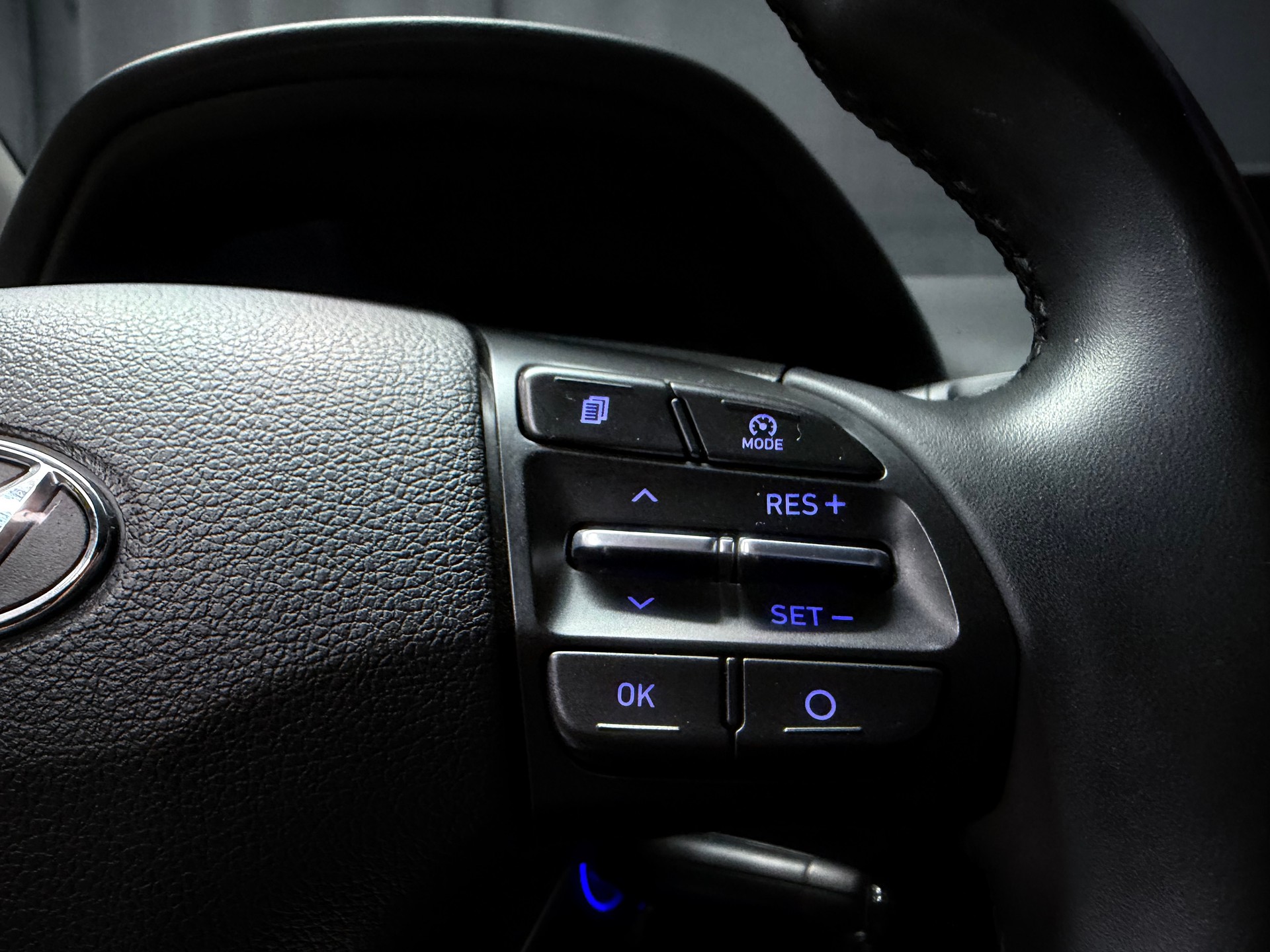 HYUNDAI i30 1.0 T-GDi Amplia-image-11
