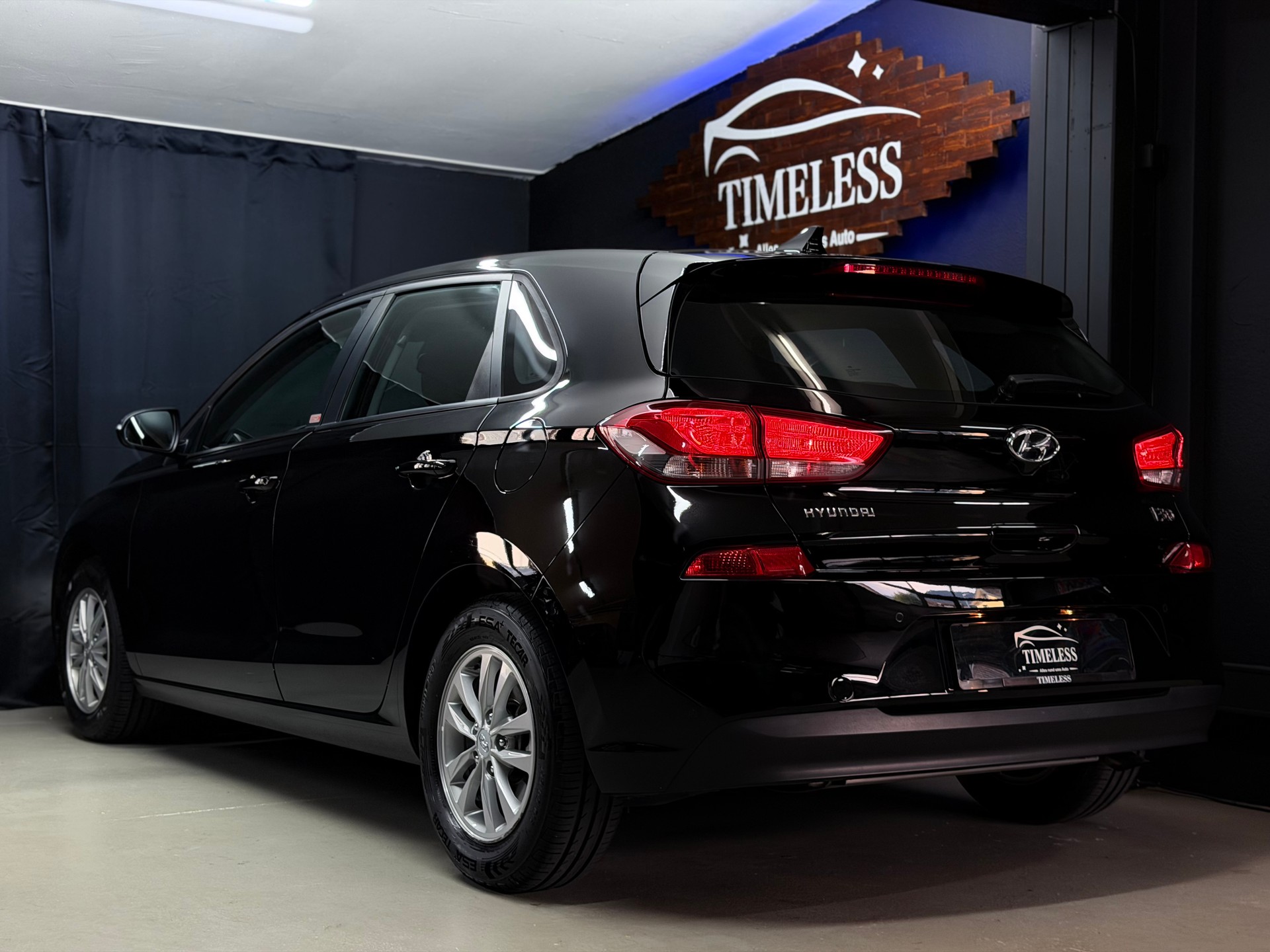 HYUNDAI i30 1.0 T-GDi Amplia-image-4