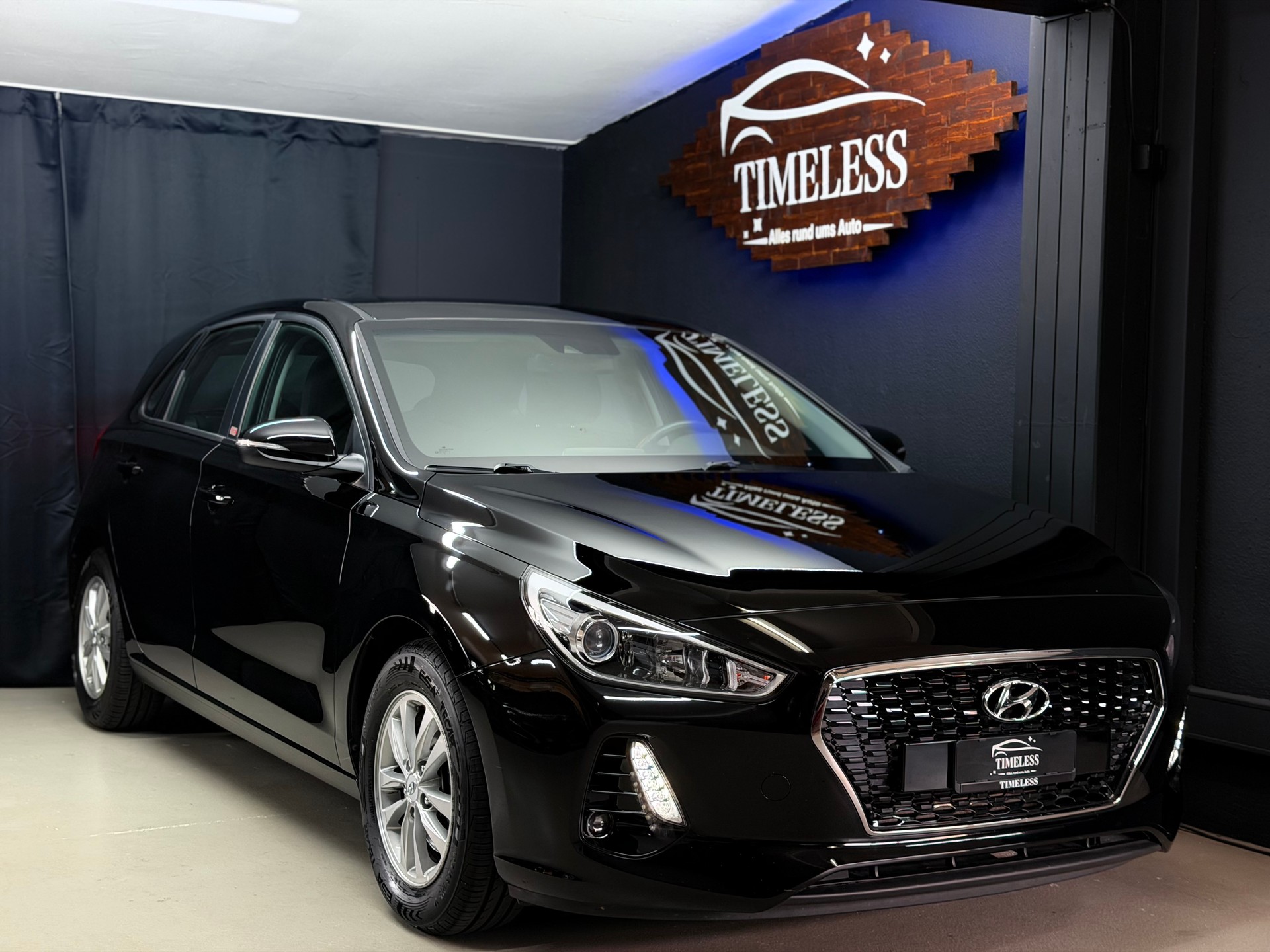 HYUNDAI i30 1.0 T-GDi Amplia-image-1