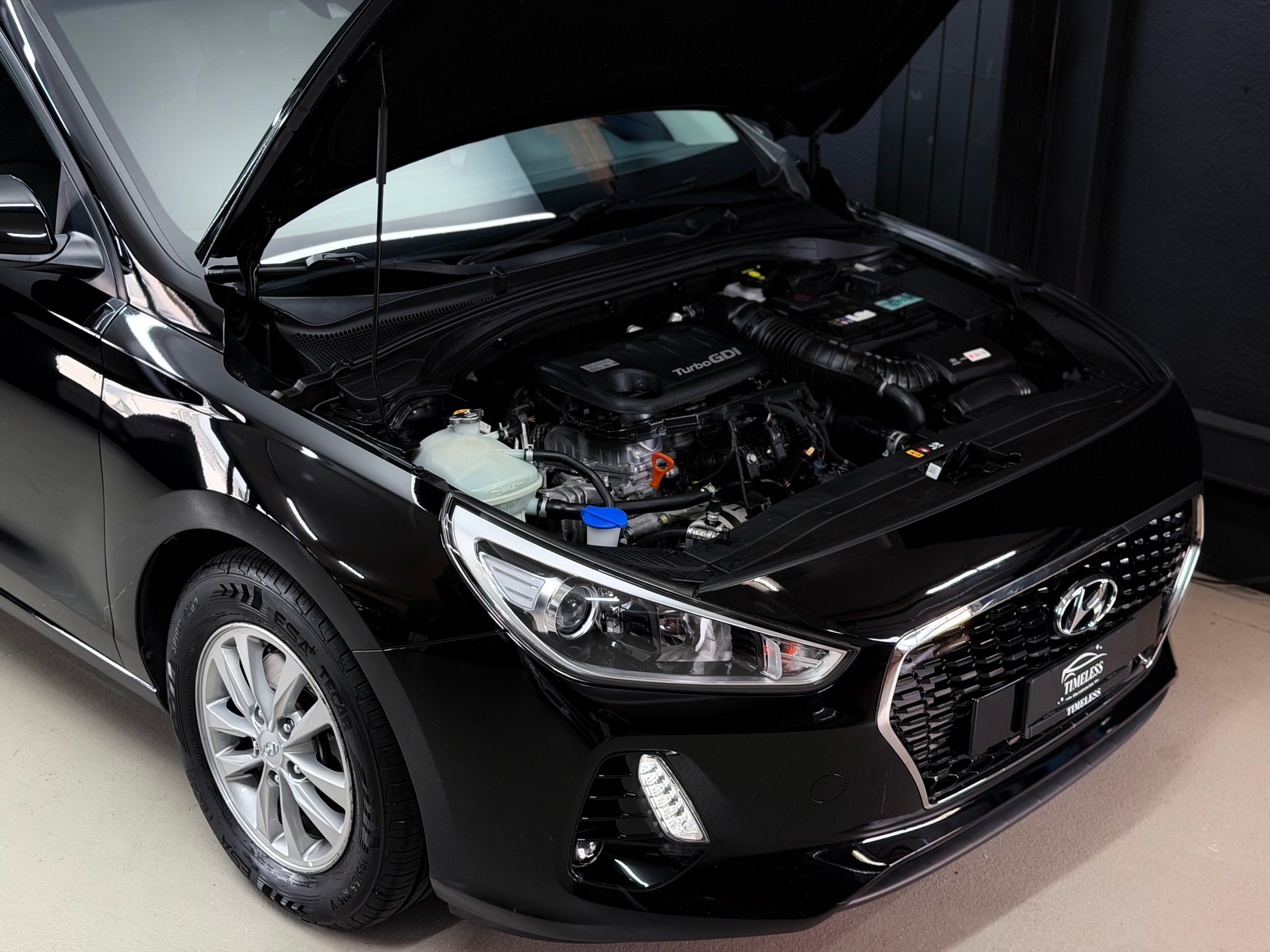 HYUNDAI i30 1.0 T-GDi Amplia-image-2