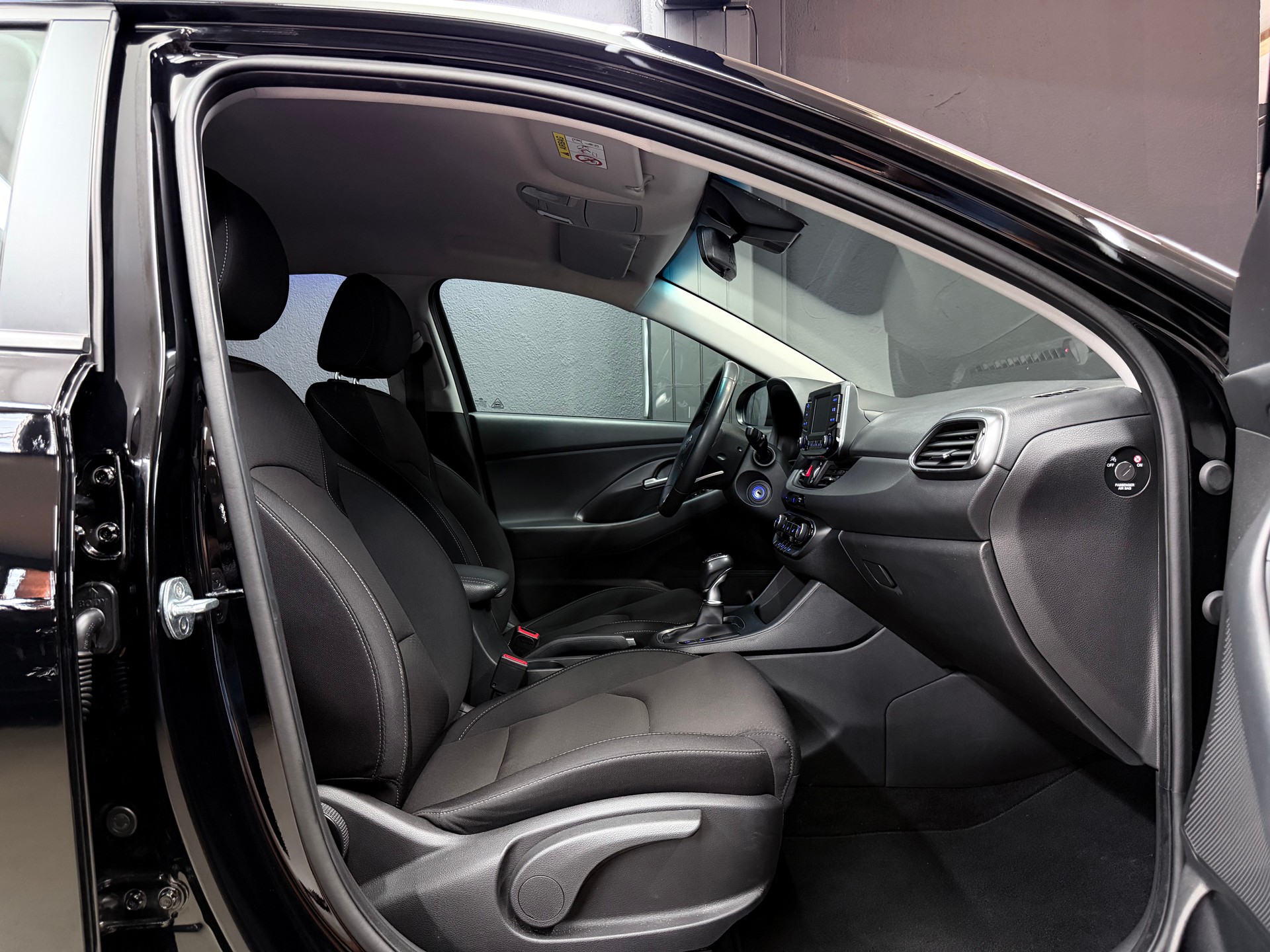 HYUNDAI i30 1.0 T-GDi Amplia-image-14