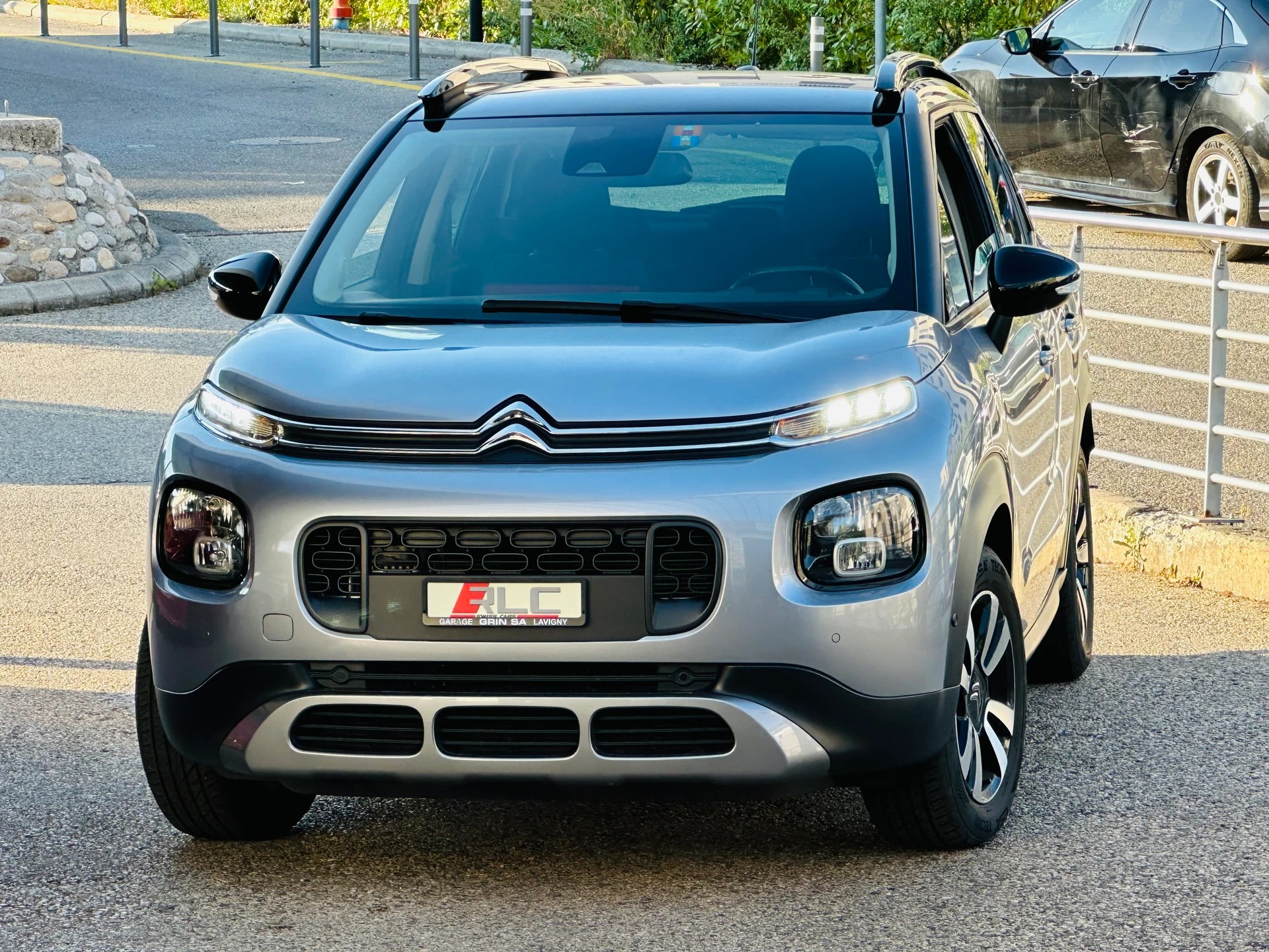 CITROEN C3 Aircross 1.2i PureTech Shine EAT-image-2