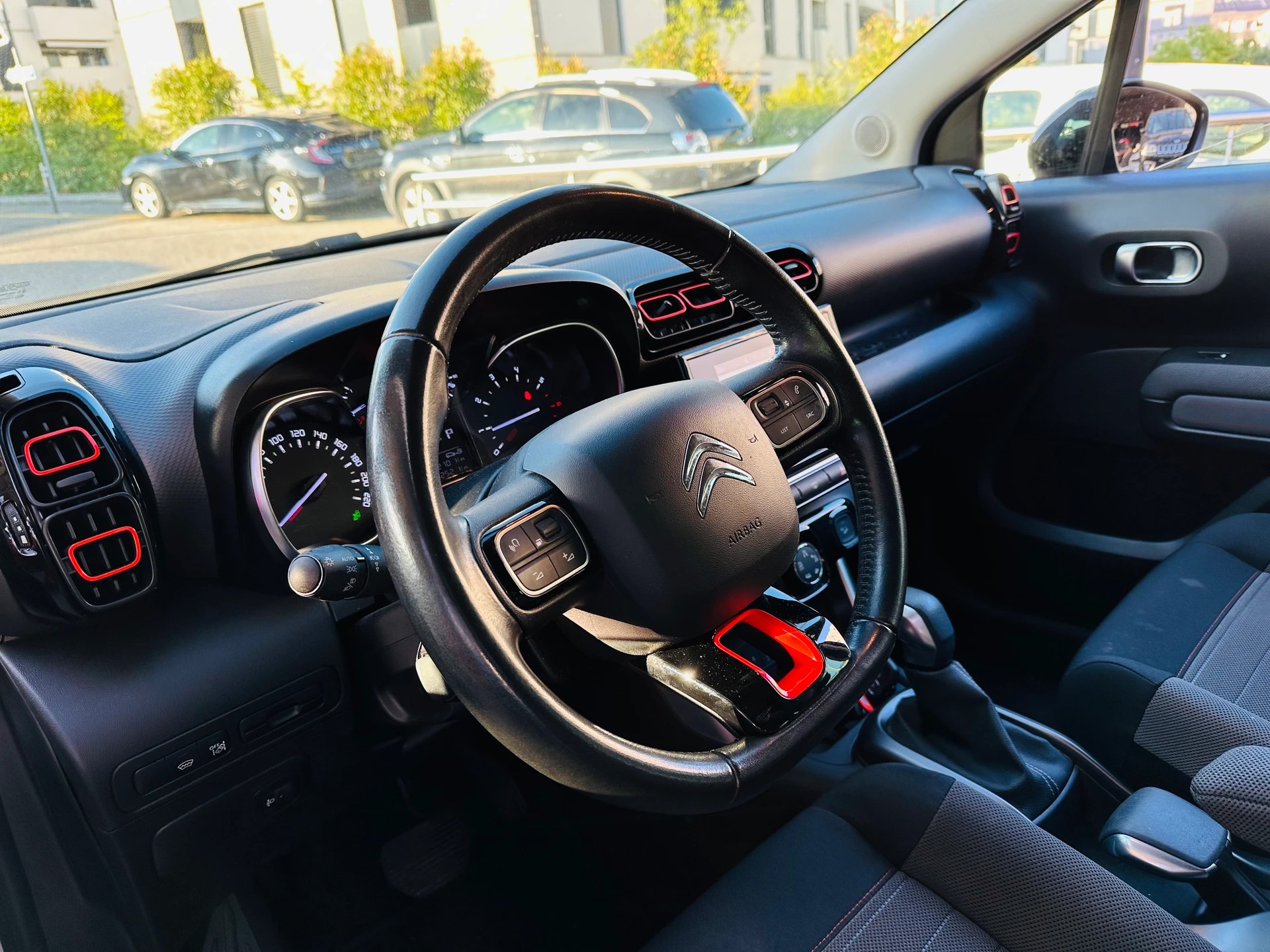 CITROEN C3 Aircross 1.2i PureTech Shine EAT-image-10