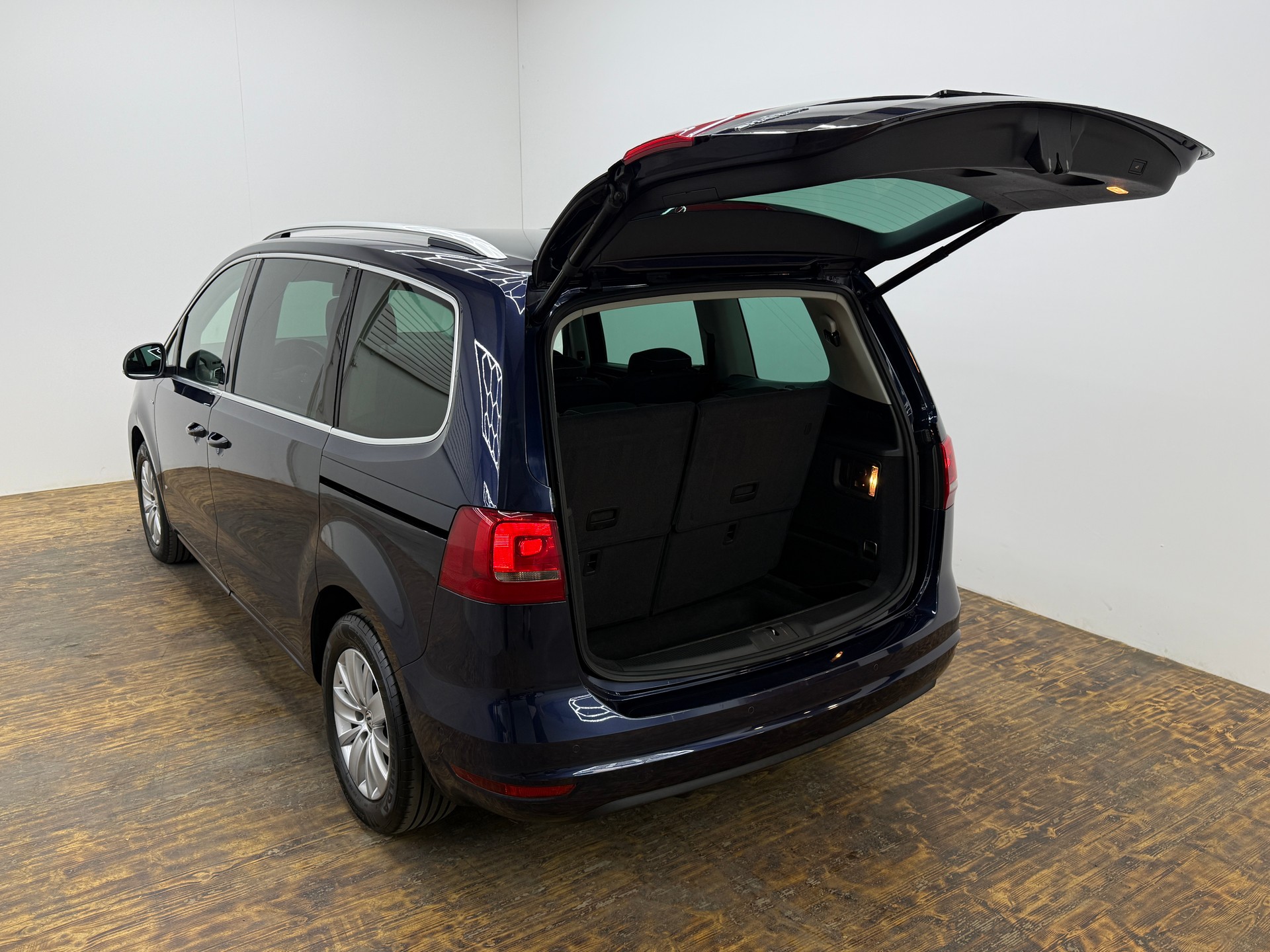 VW Sharan 2.0 TSI Cup DSG~7-PLÄTZER~-image-24