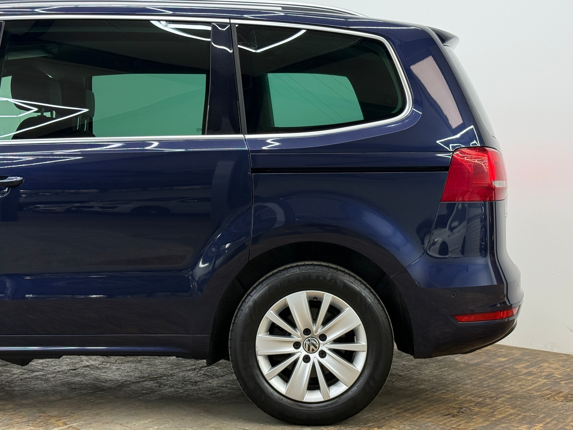 VW Sharan 2.0 TSI Cup DSG~7-PLÄTZER~-image-7