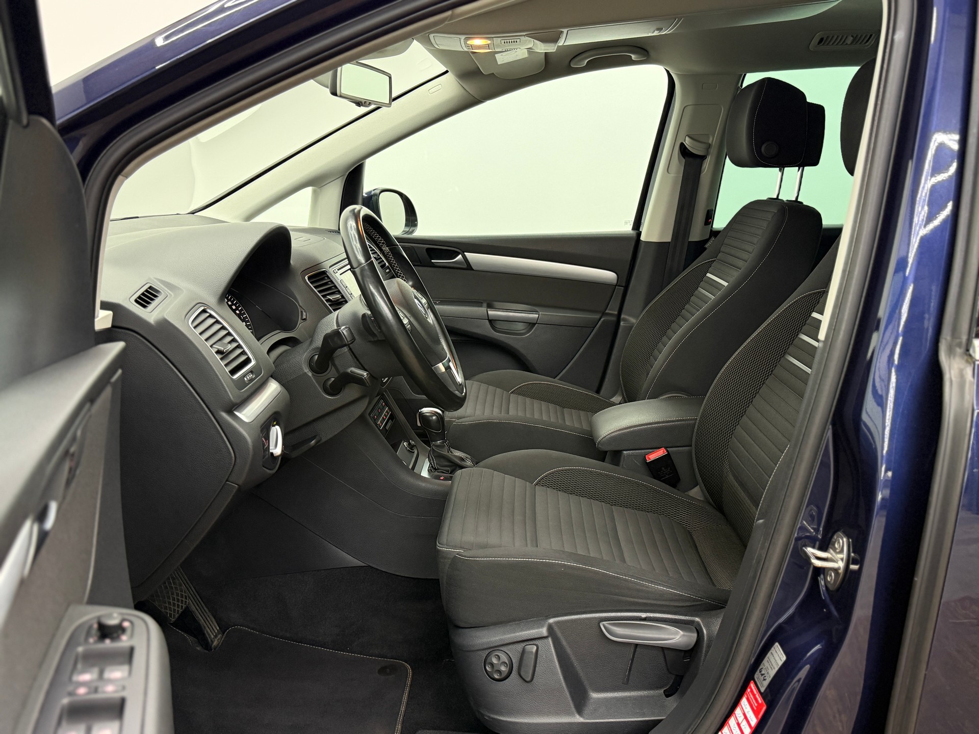 VW Sharan 2.0 TSI Cup DSG~7-PLÄTZER~-image-17