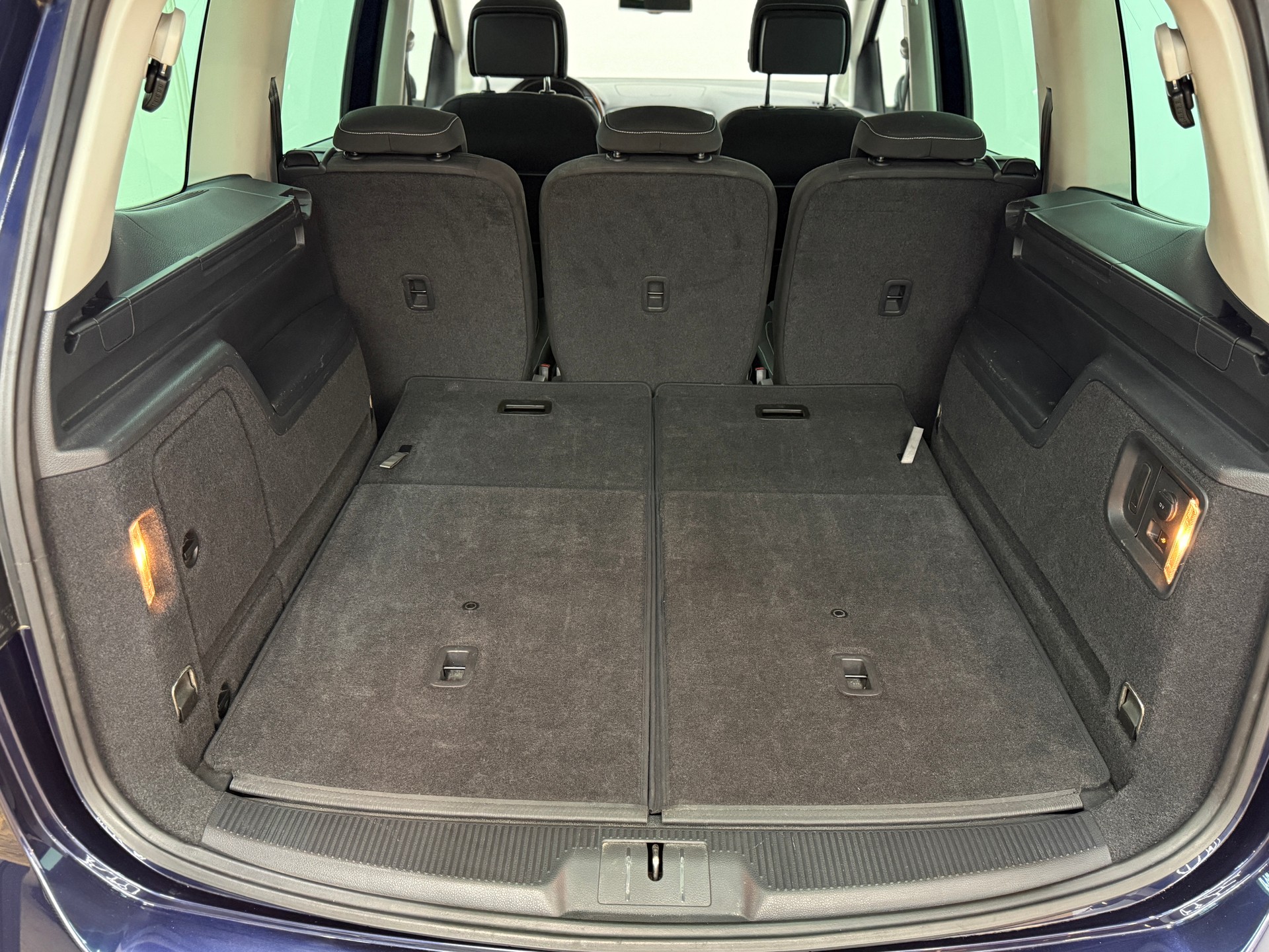 VW Sharan 2.0 TSI Cup DSG~7-PLÄTZER~-image-25