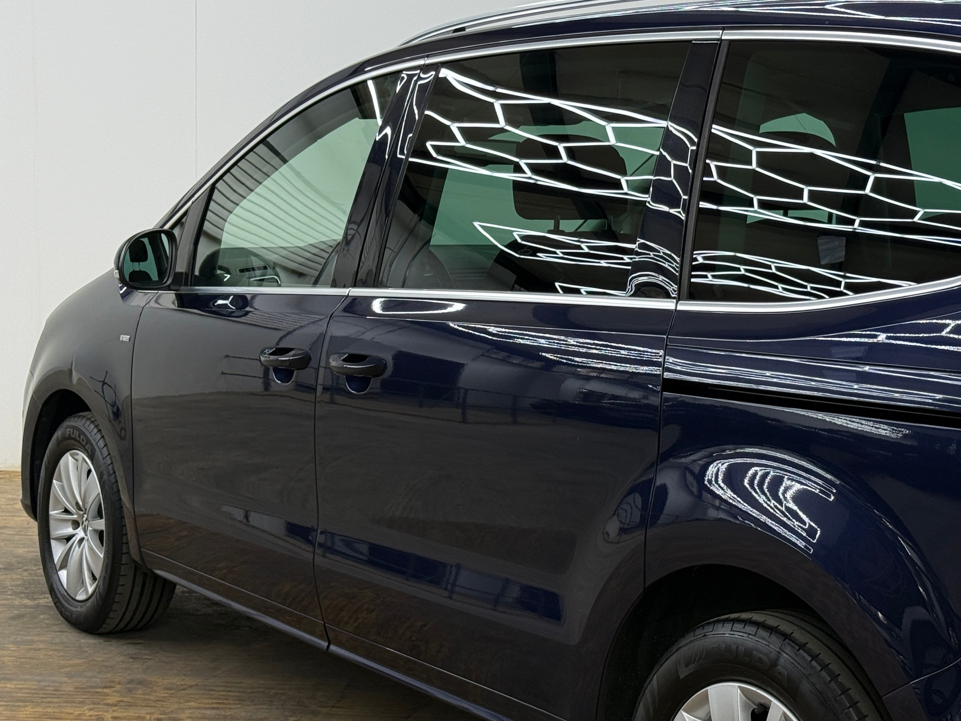 VW Sharan 2.0 TSI Cup DSG~7-PLÄTZER~-image-8