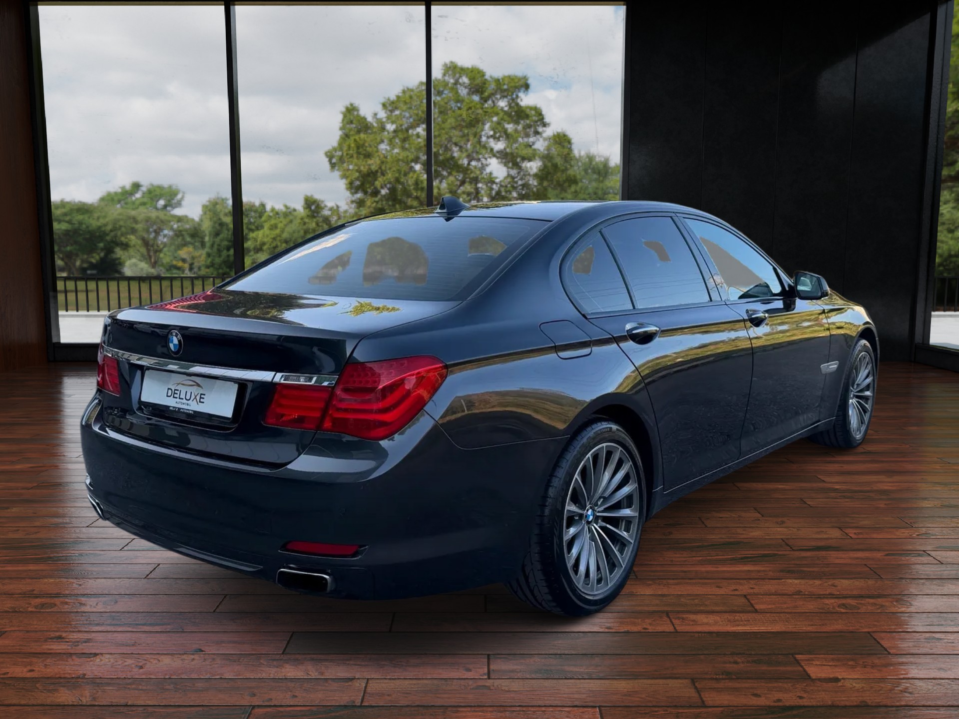 BMW 750i-image-5