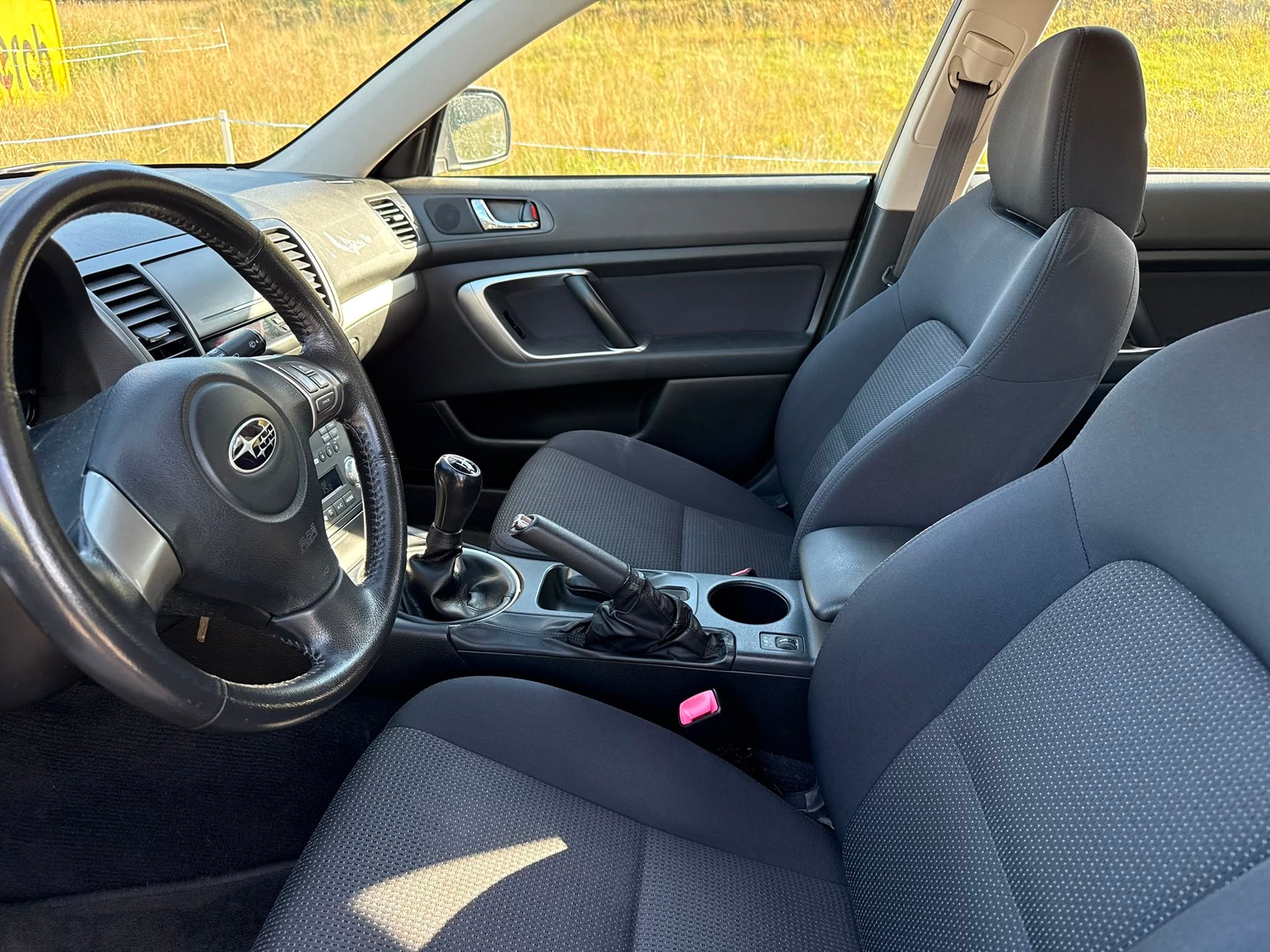 SUBARU Legacy 2.0R AWD Swiss-image-7