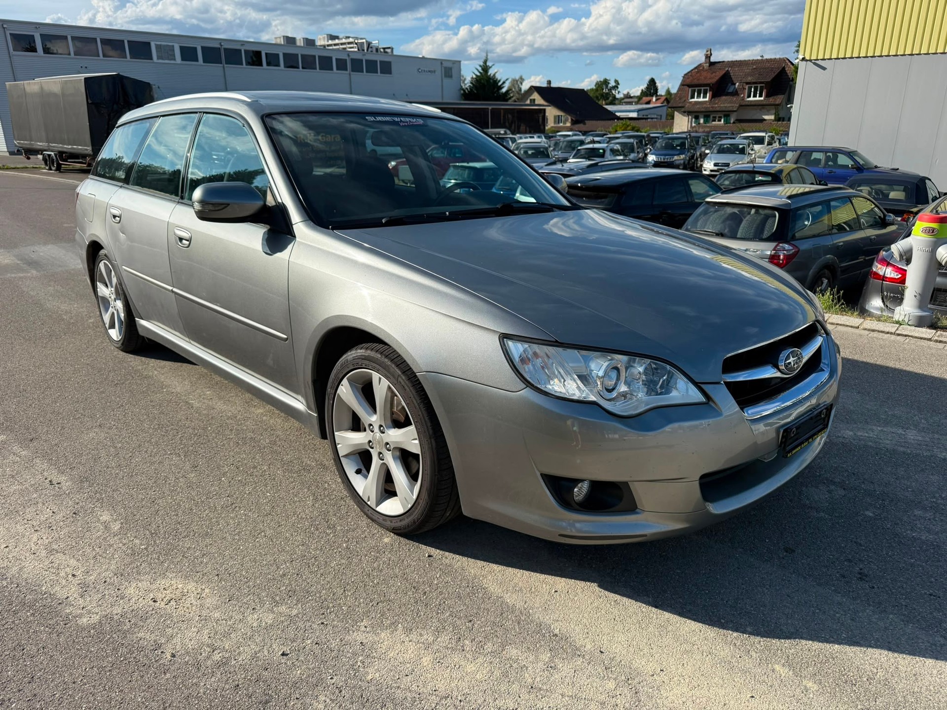 SUBARU Legacy 2.0R AWD Swiss-image-1