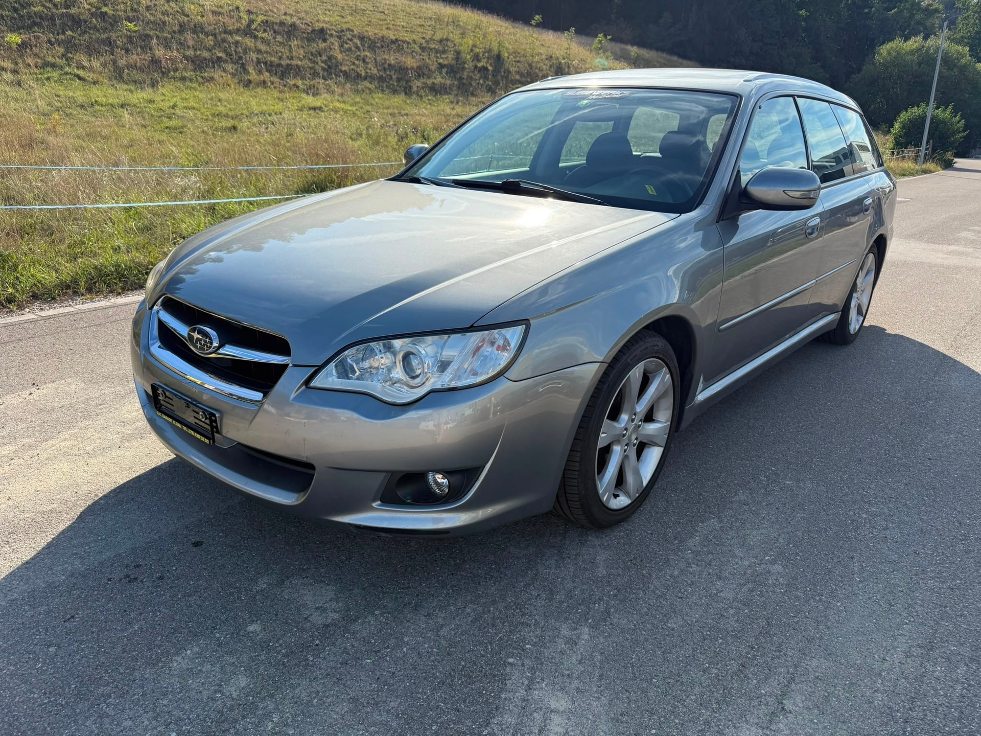 SUBARU Legacy 2.0R AWD Swiss-image-2