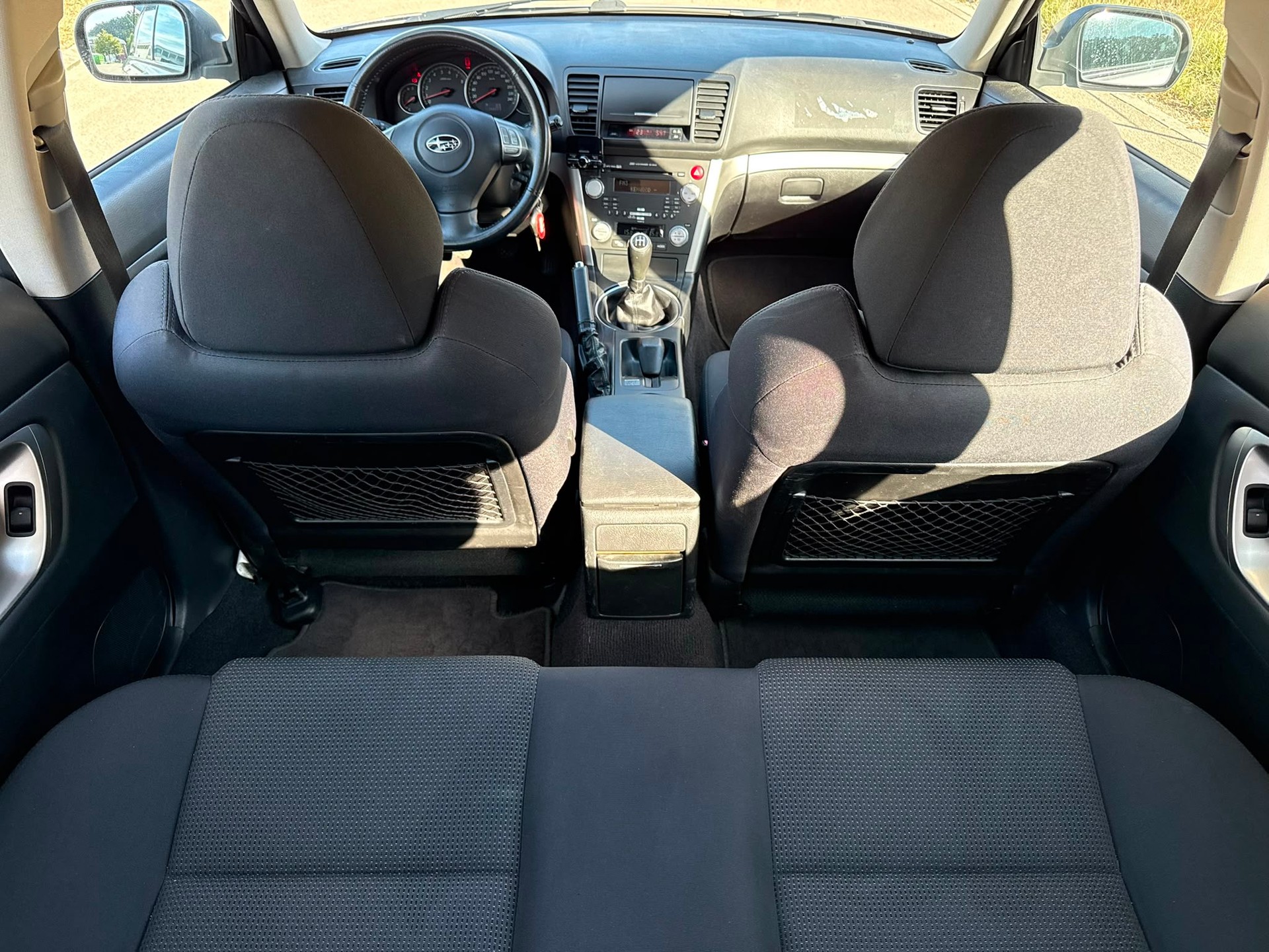 SUBARU Legacy 2.0R AWD Swiss-image-8