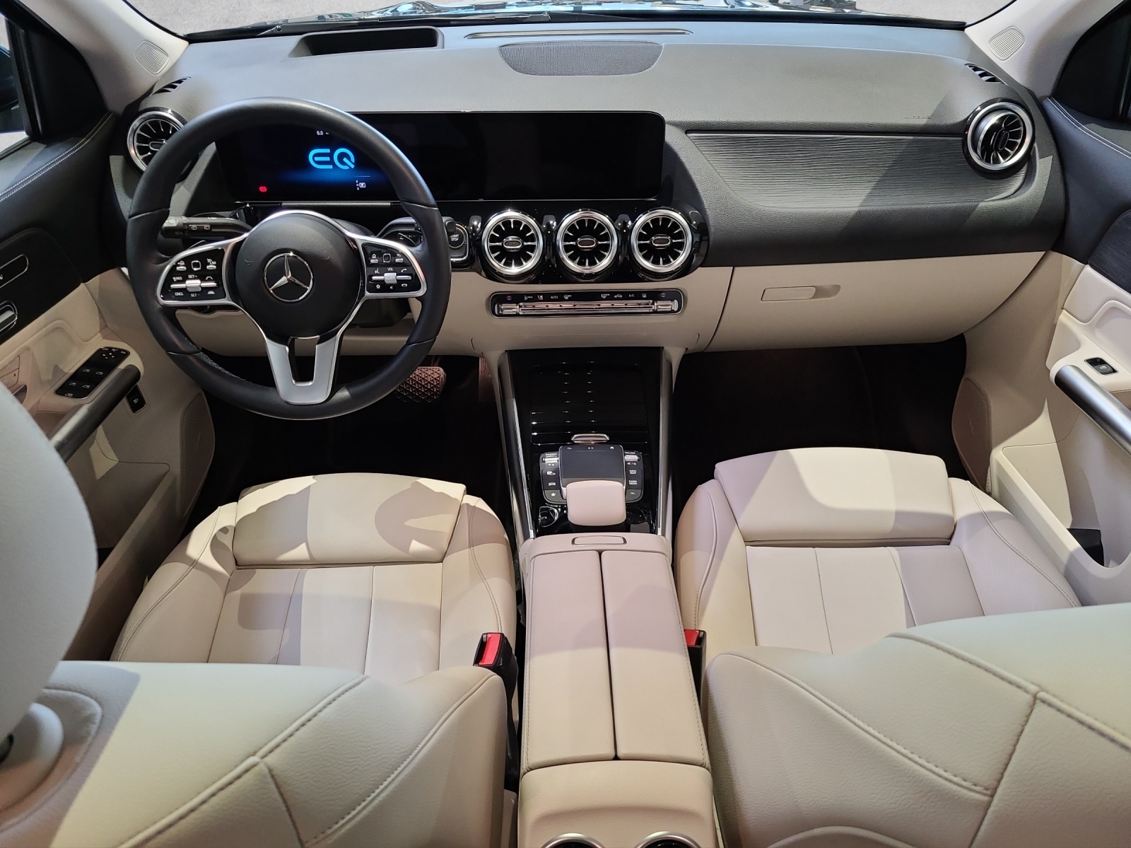 MERCEDES-BENZ EQA 250-image-11