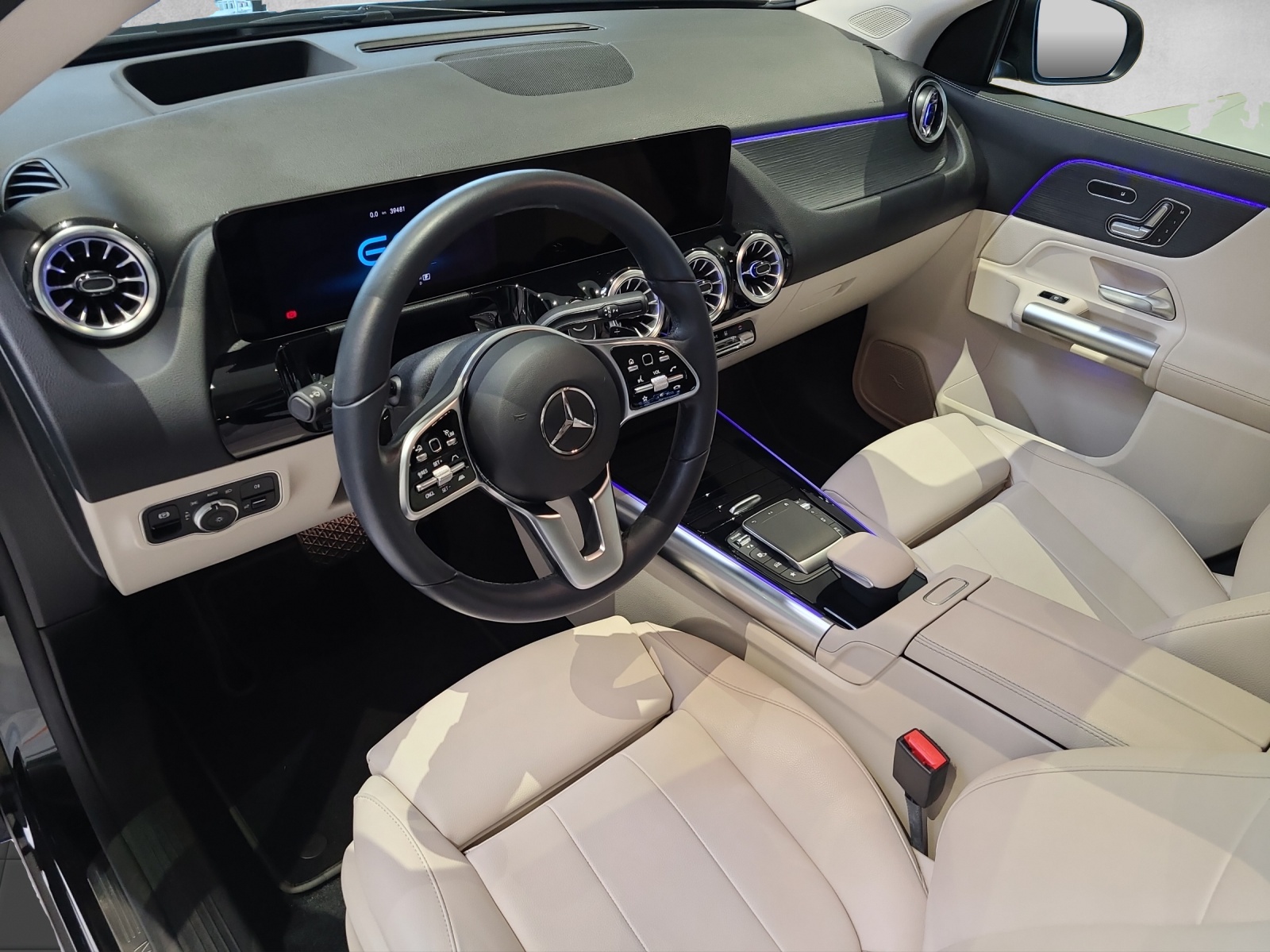 MERCEDES-BENZ EQA 250-image-6