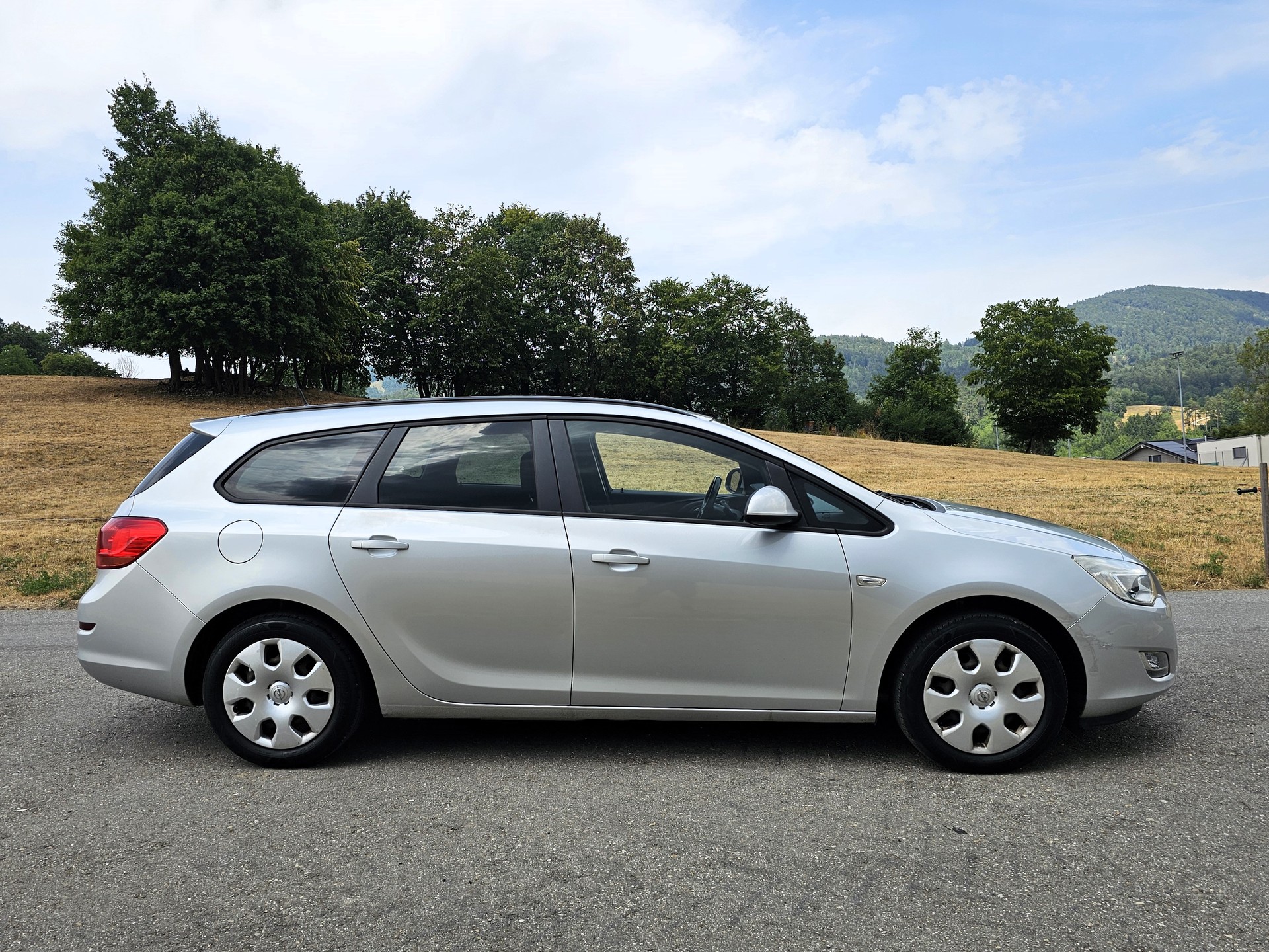 OPEL Astra SportsTourer 1.4i 16V Turbo Enjoy-image-5