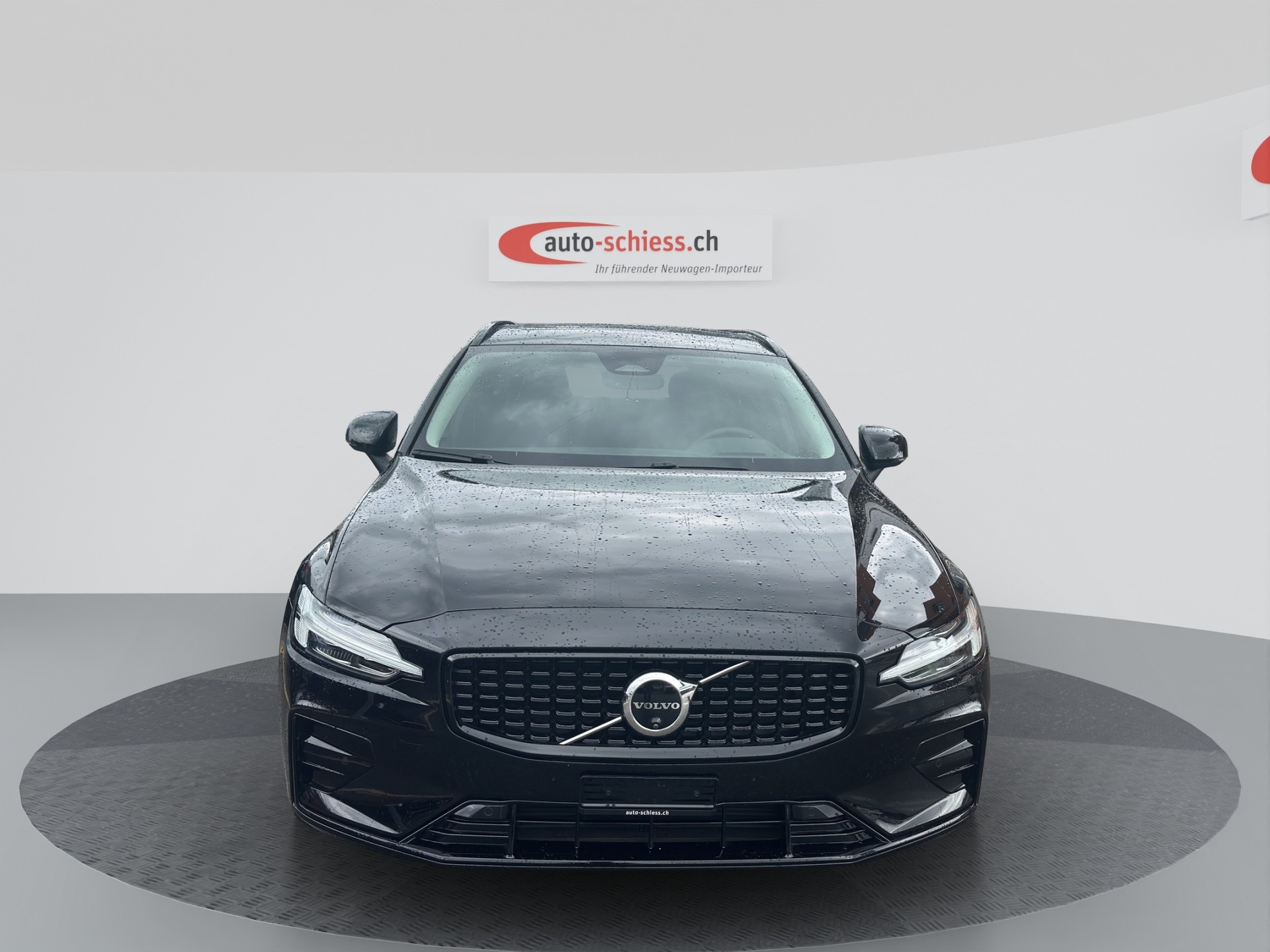 VOLVO V60 B4 Benzin Mild Hybrid Plus Dark DCT-image-1
