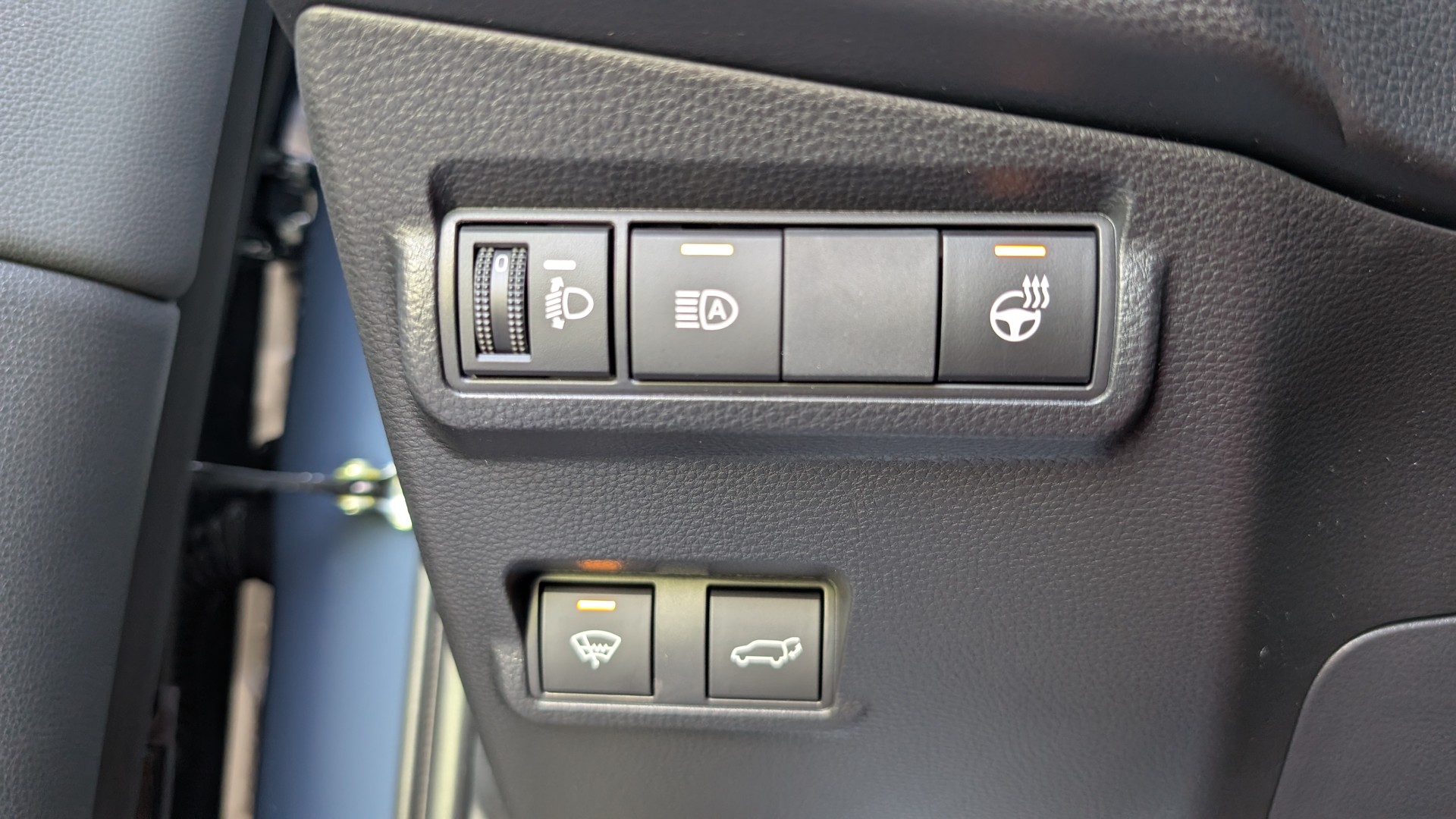 TOYOTA Corolla Cross 2.0 Trend e-CVT AWD-image-18
