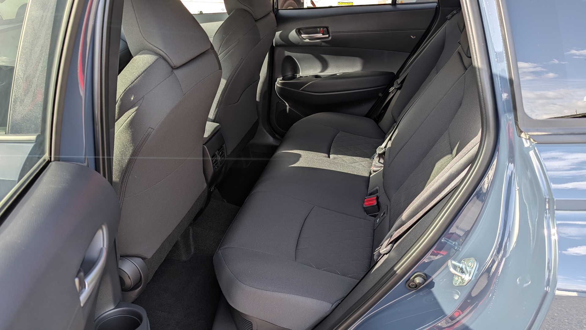 TOYOTA Corolla Cross 2.0 Trend e-CVT AWD-image-9
