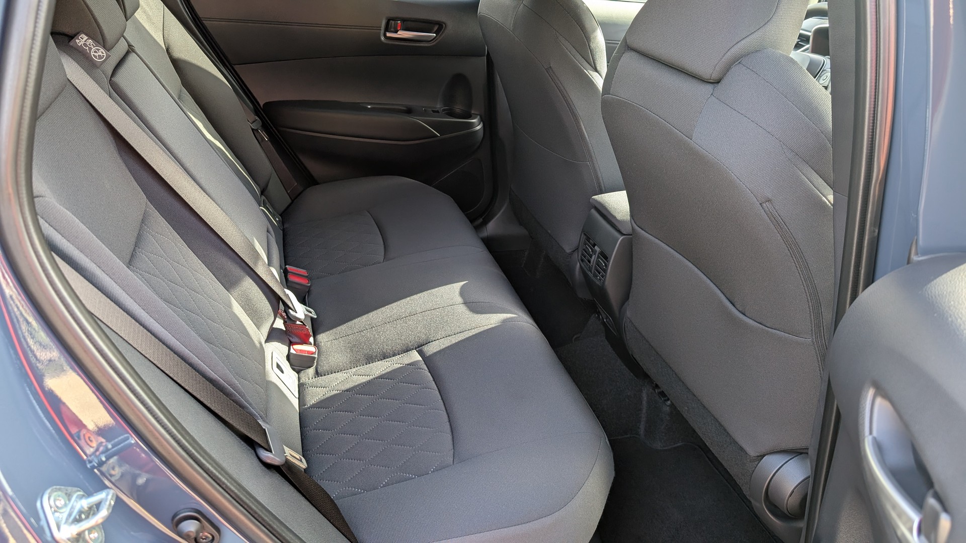 TOYOTA Corolla Cross 2.0 Trend e-CVT AWD-image-11