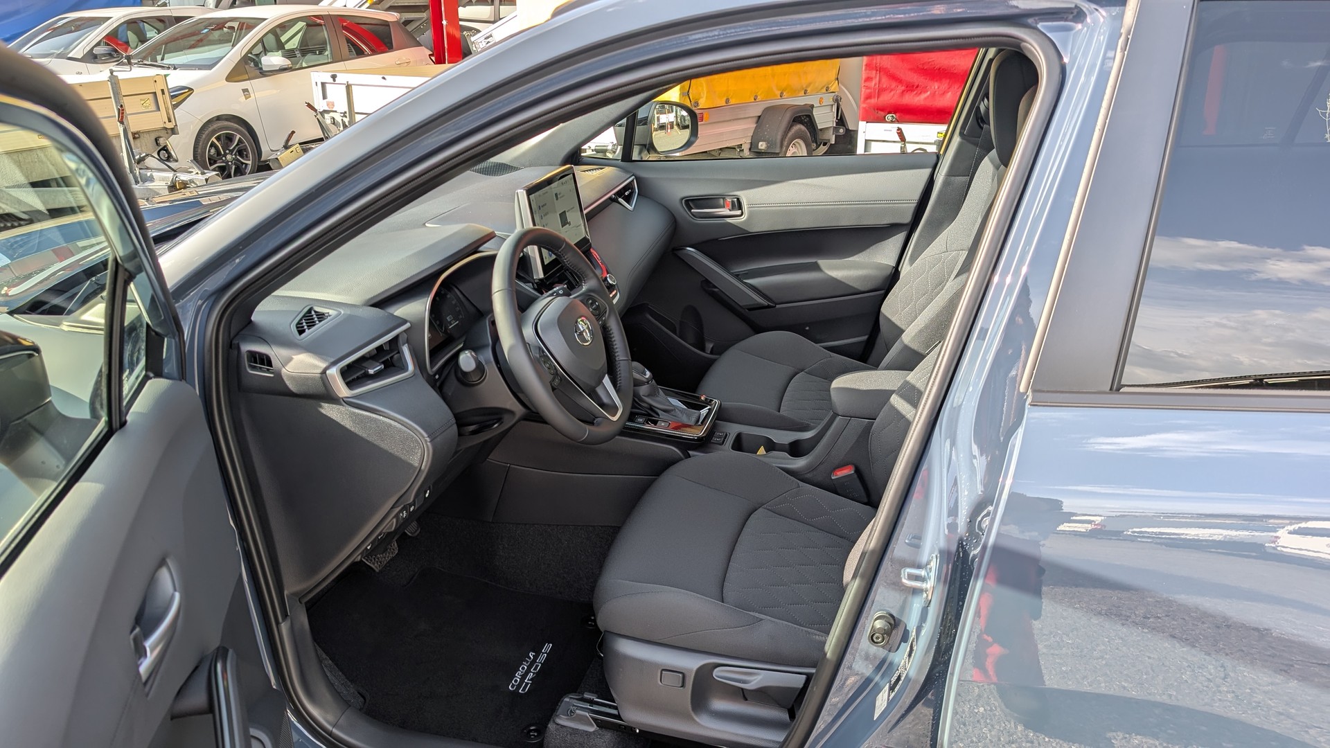 TOYOTA Corolla Cross 2.0 Trend e-CVT AWD-image-8