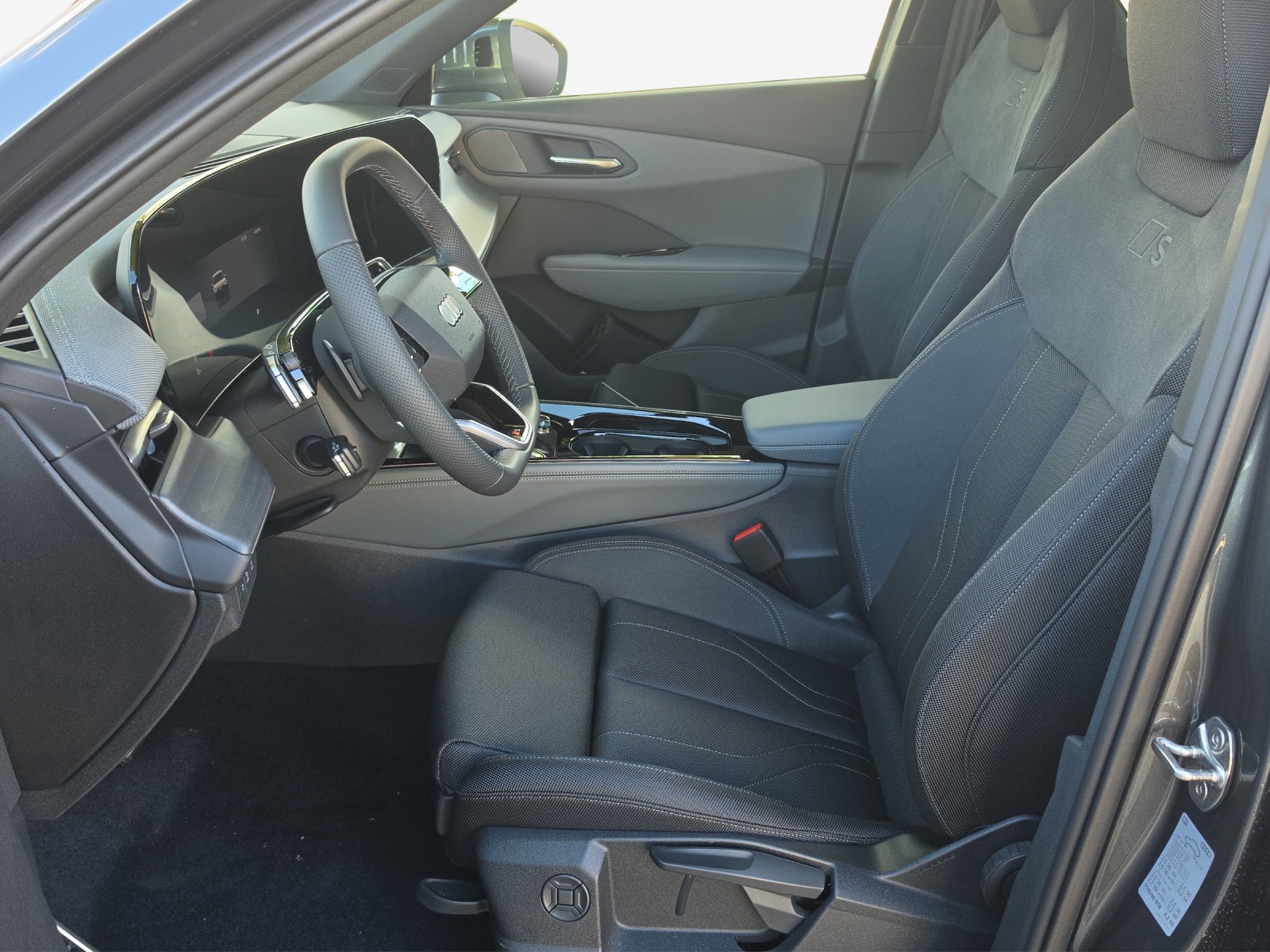 AUDI Q3 SUV 110 kW TFSI S tronic-image-7
