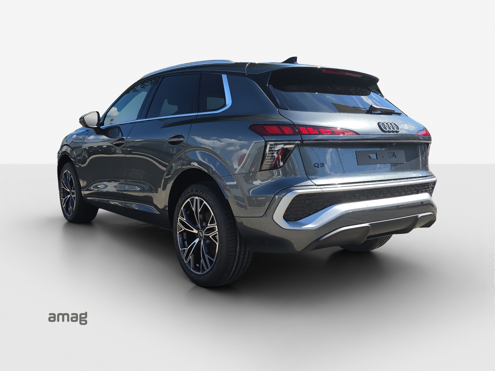 AUDI Q3 SUV 110 kW TFSI S tronic-image-2
