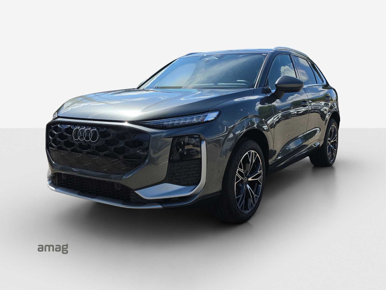 AUDI Q3 SUV 110 kW TFSI S tronic-image-0