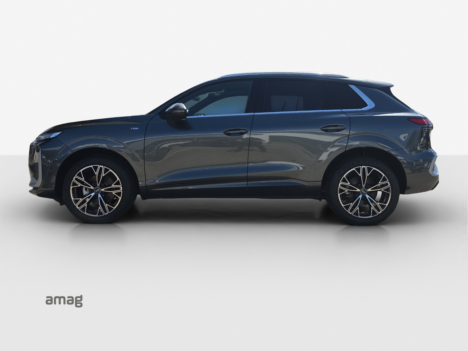 AUDI Q3 SUV 110 kW TFSI S tronic-image-1