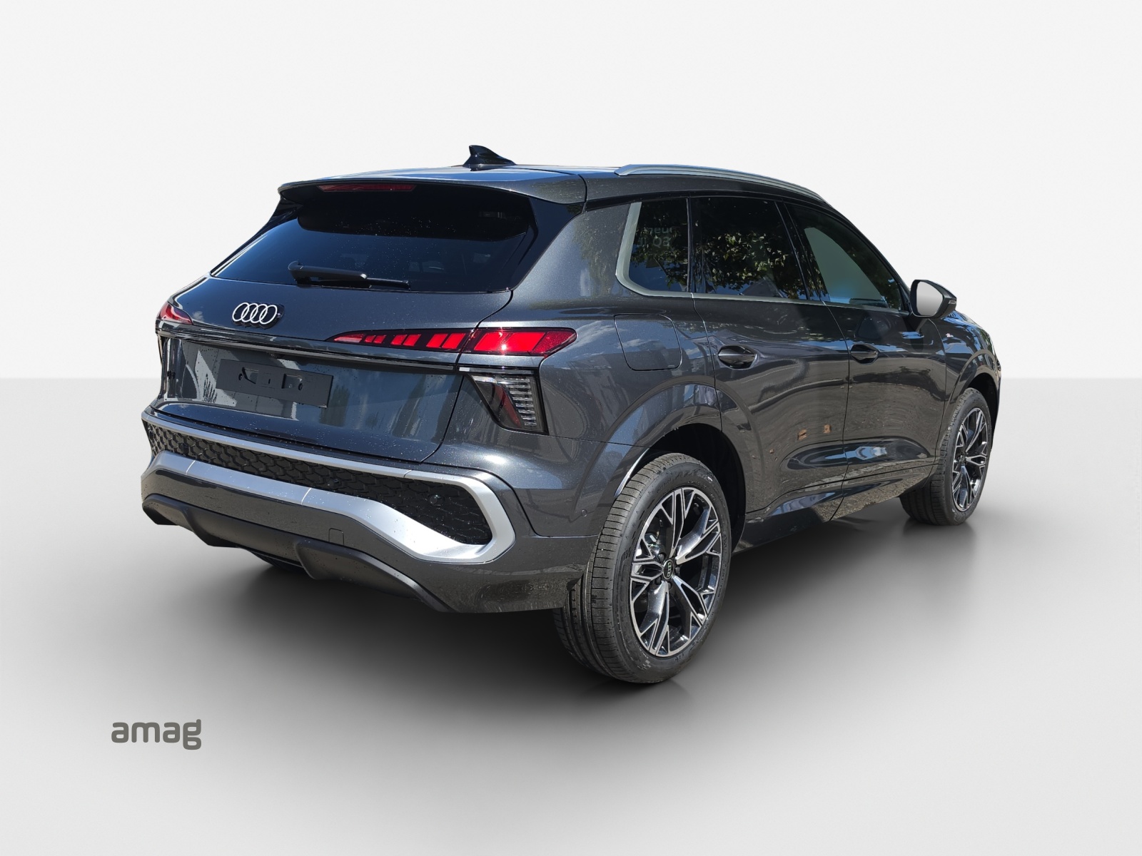 AUDI Q3 SUV 110 kW TFSI S tronic-image-4